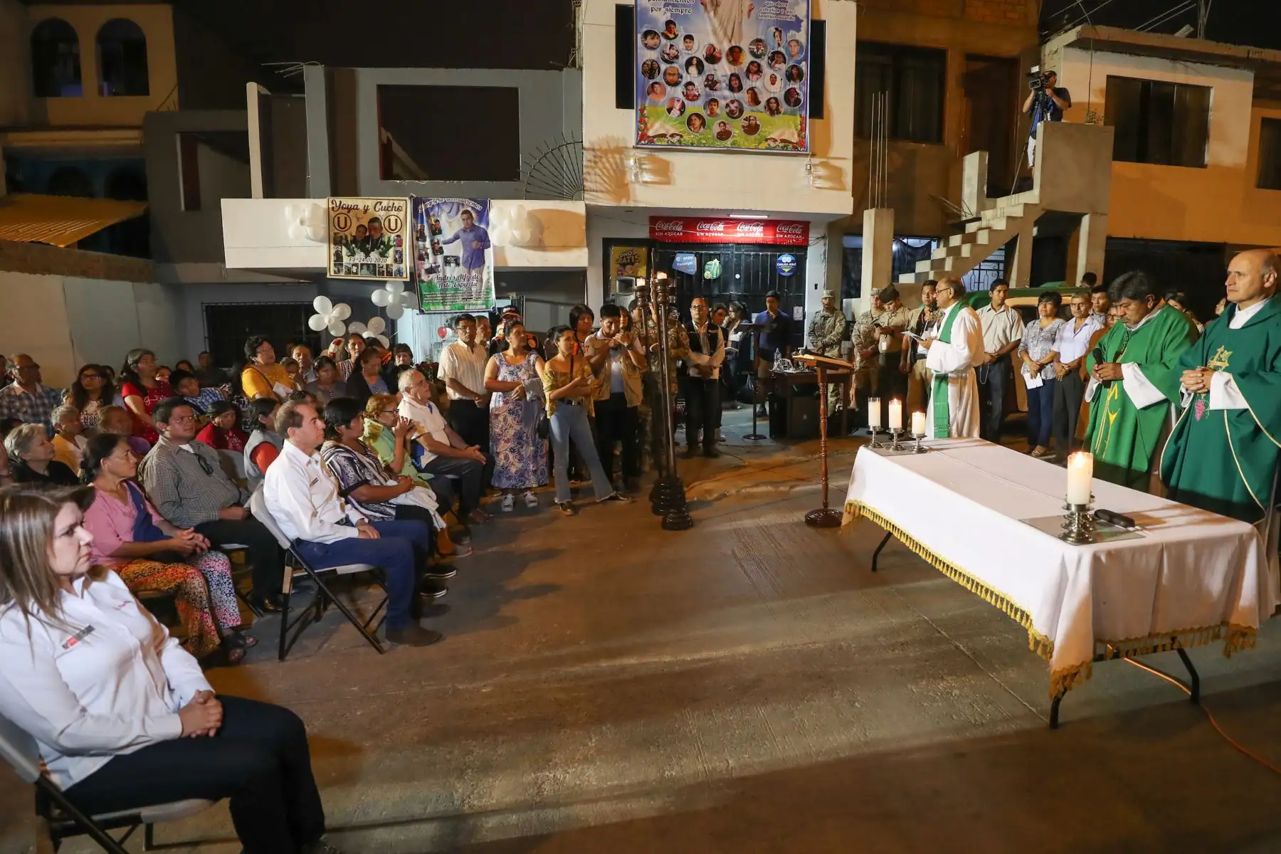 Ministros de Defensa y Salud asistieron a misa, al cumplirse un mes de la tragedia por deflagración en Villa el Salvador.Foto: ANDINA/Mindef