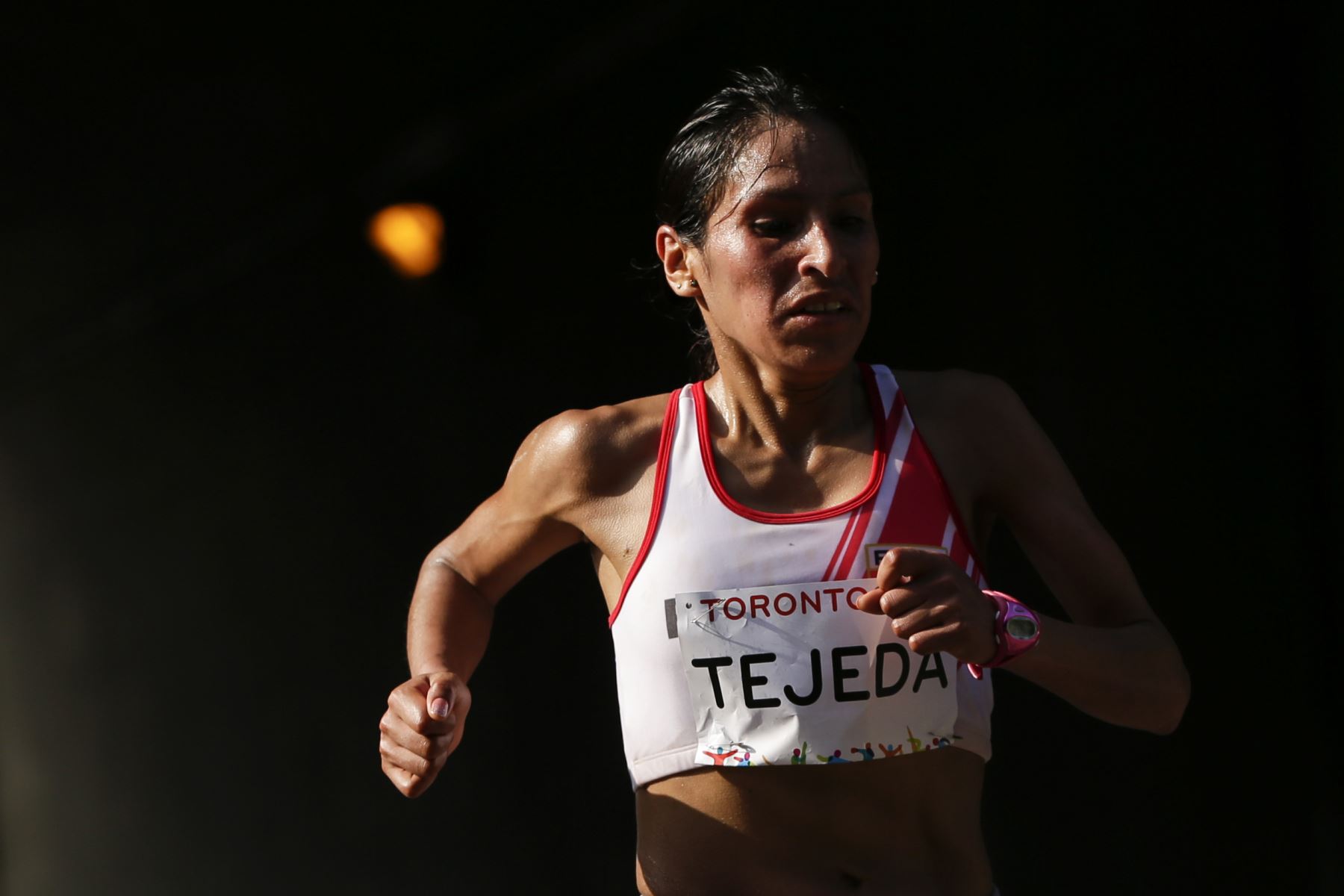 La peruana Gladys Tejeda corre durante el maratón femenino en los Juegos Panamericanos el 2015. Foto: AFP