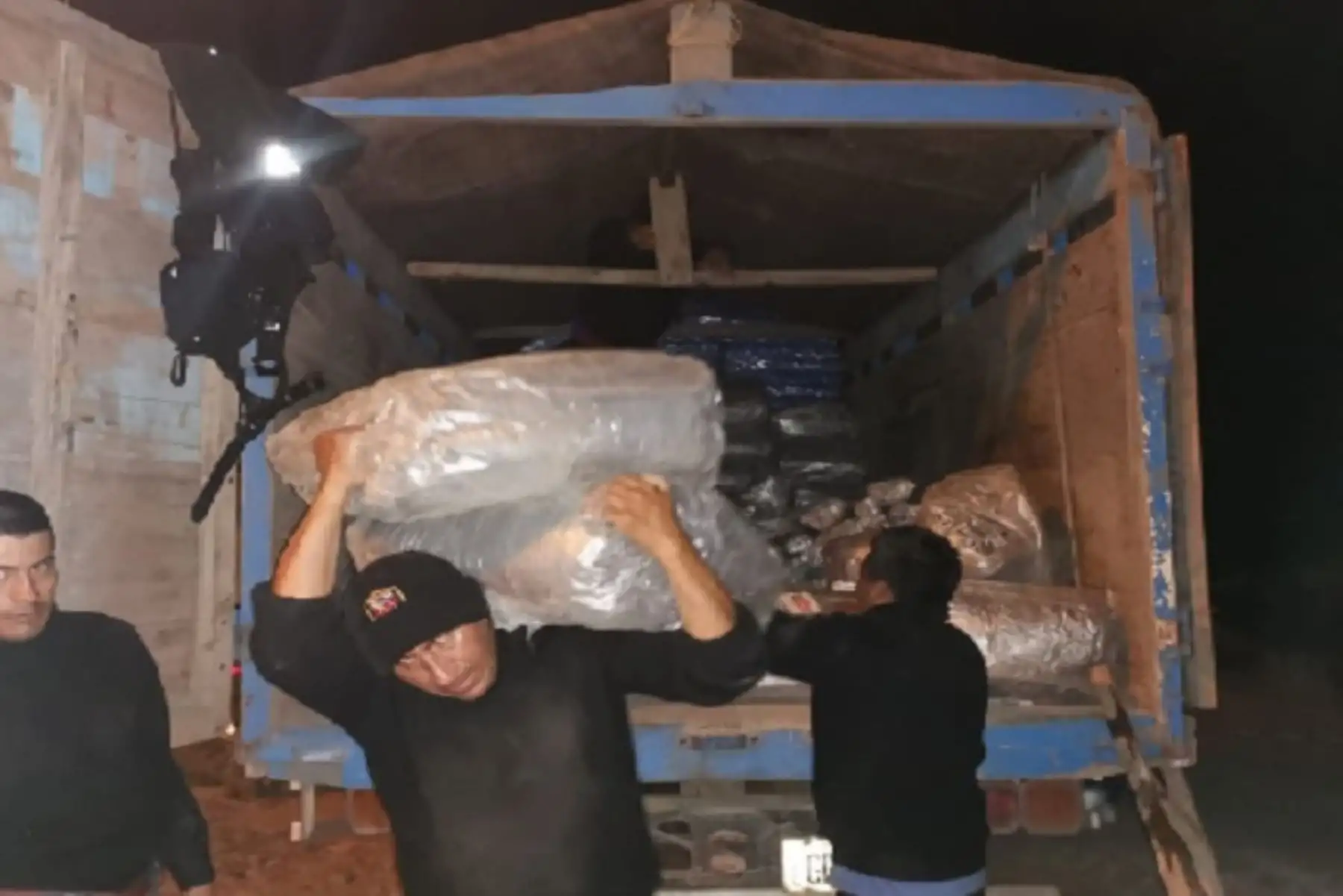 Esta madrugada partió ayuda humanitaria al distrito cusqueño de Santa Teresa