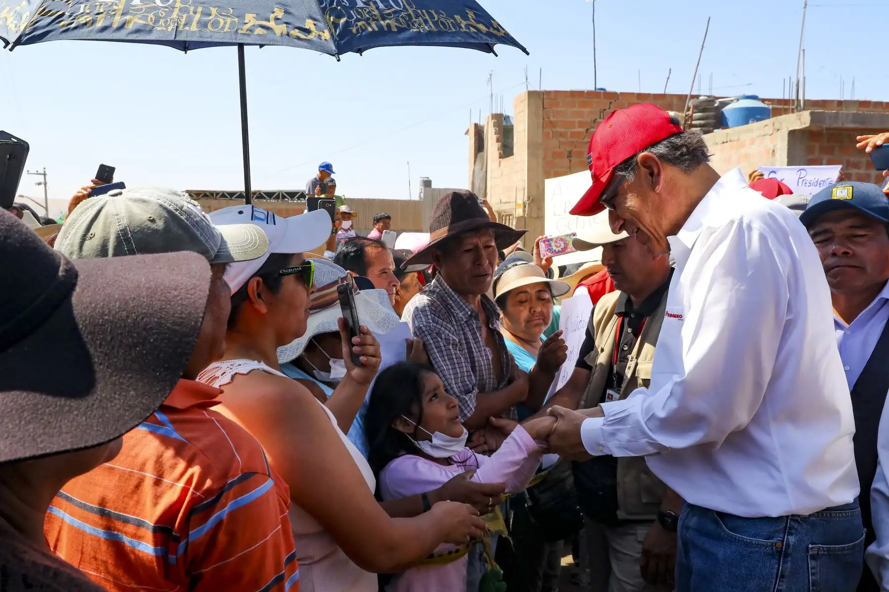 El Presidente de la República, Martín Vizcarra, arribó a la región Tacna para supervisar y evaluar las acciones multisectoriales en apoyo a los damnificados por las fuertes lluvias y posterior huaico que afectaron esta zona del país. Foto: ANDINA/Prensa Presidencia