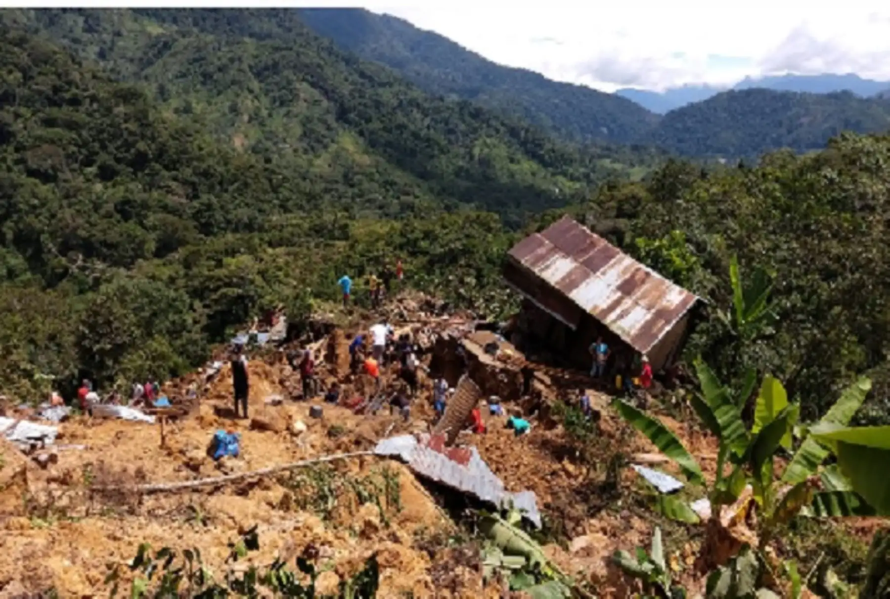 La emergencia se produjo al promediar las 3:00 horas, informó el alcalde provincial, Helder Rodríguez Zelada, quien se trasladó hasta el Barrio de Miraflores para inspeccionar los daños y brindar el apoyo humanitario