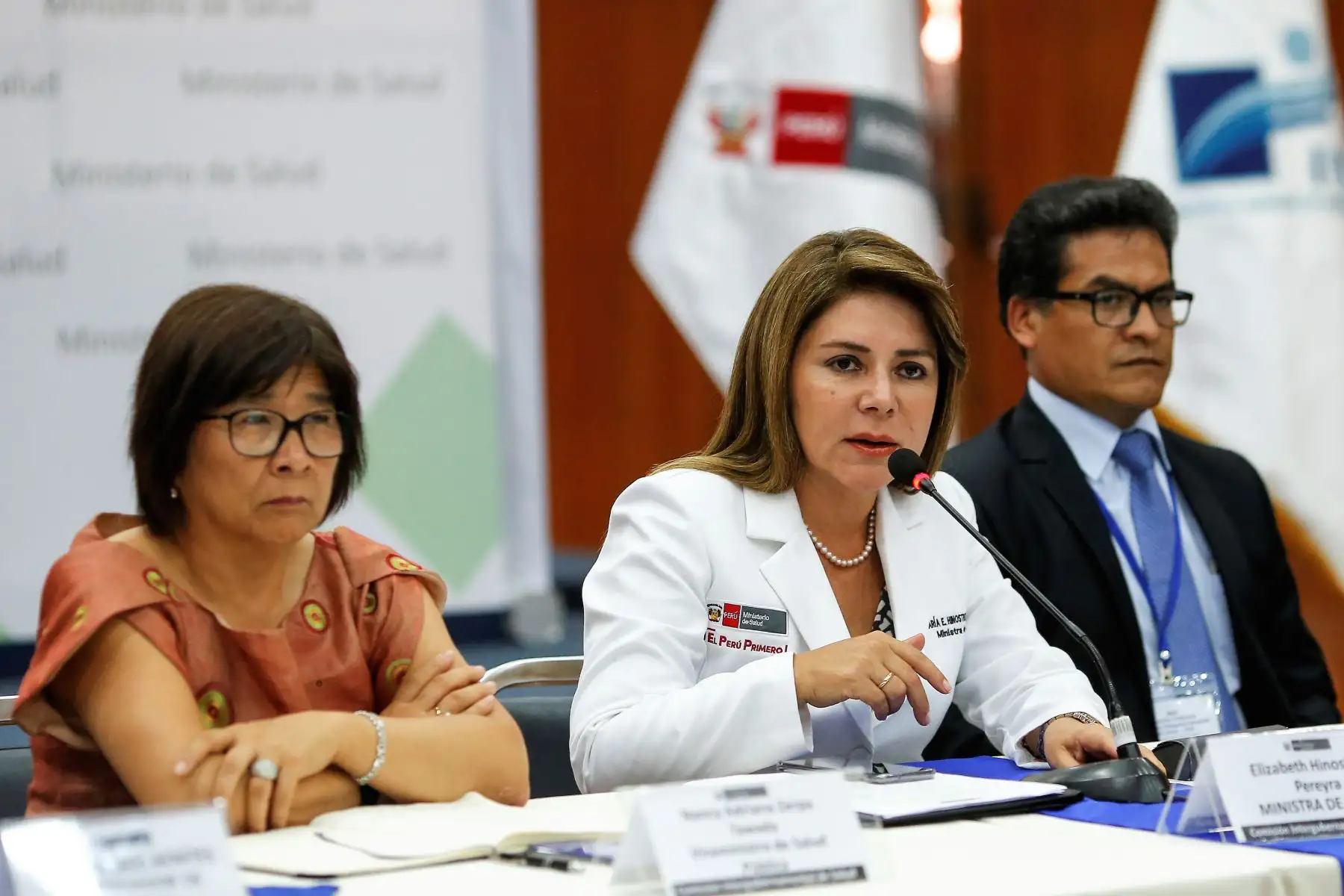 Ministra de Salud exhorta a las autoridades regionales de Salud a implementar planes de respuesta ante posible llegada del coronavirus.
