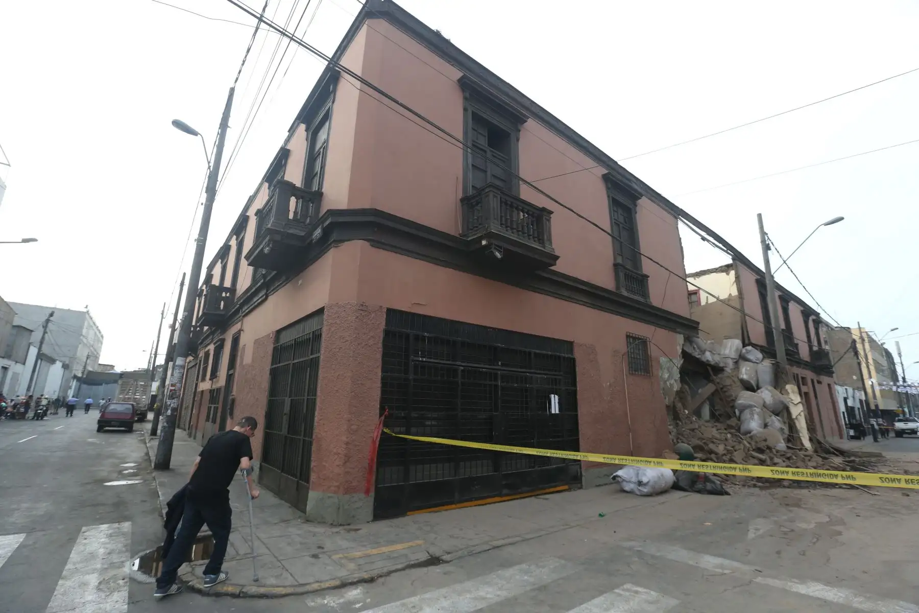 El alcalde de Lima, Jorge Muñoz, se comprometió a brindar albergue a los afectados. Foto: ANDINA/Jhonel Rodríguez Robles