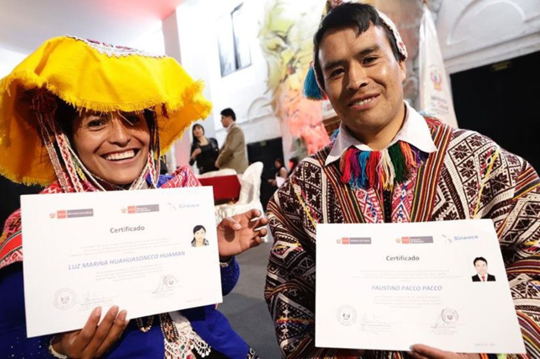 Más de 4 millones de peruanos hablan al menos una de las 48 lenguas originarias que existen en el país. Por eso, es necesario contar con servidores públicos que las hablen y faciliten la comunicación entre la población nativa y las instituciones del Estado que brindan servicios básicos como salud, educación, entre otros. ANDINA/DifusiónANDINA/Difusión