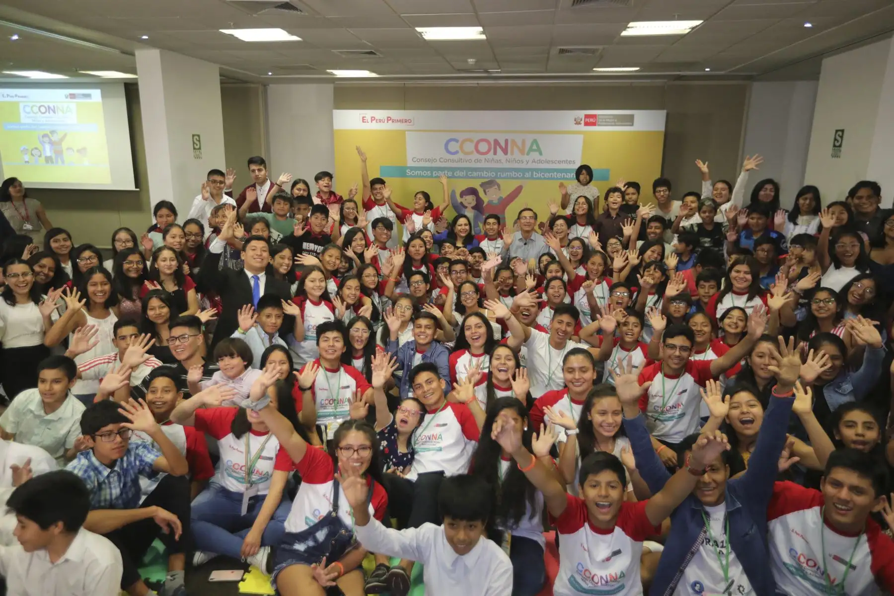 El presidente Martín Vizcarra participó en un diálogo con niñas, niños y adolescentes organizados en los Consejos Consultivos (CCONNA). Los menores expresaron sus opiniones, interrogantes y plantearon alternativas de solución frente a los problemas que les afectan.Foto: ANDINA/ Prensa Presidencia