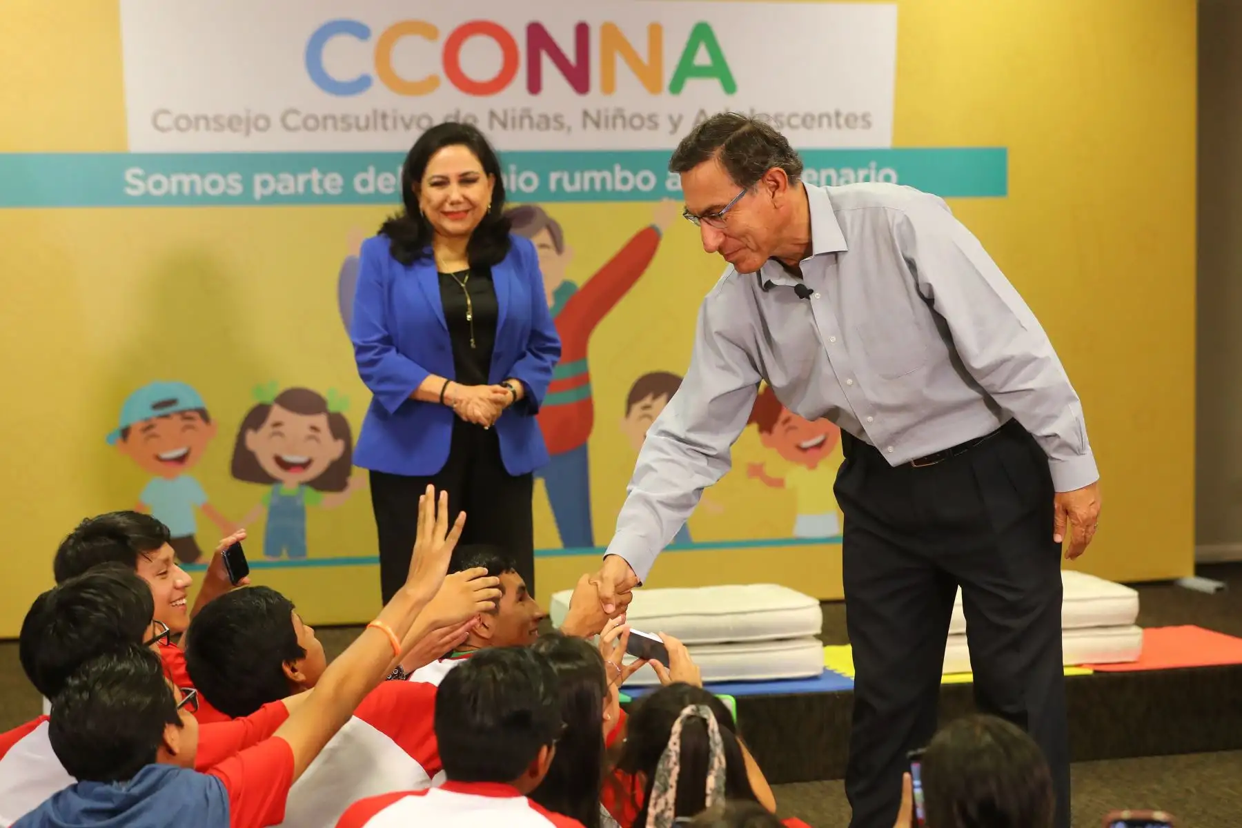 El presidente Martín Vizcarra participó en un diálogo con niñas, niños y adolescentes organizados en los Consejos Consultivos (CCONNA). Los menores expresaron sus opiniones, interrogantes y plantearon alternativas de solución frente a los problemas que les afectan.Foto: ANDINA/ Prensa Presidencia