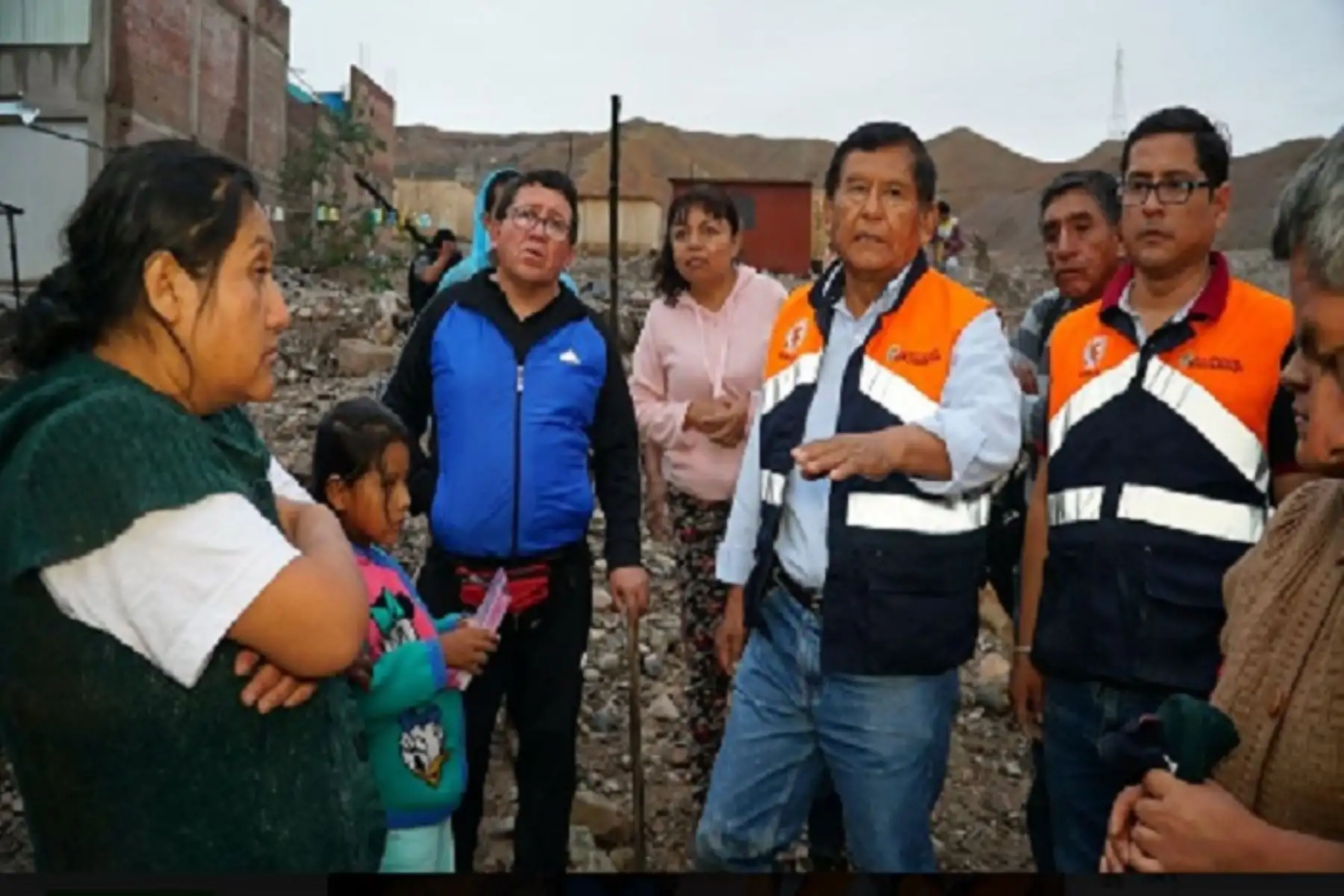 Al menos 105 familias afectadas y 10 familias damnificadas en el cercado de Moquegua, sector Villa Hospitalaria y El Pedregal, por el desborde del río Moquegua; así como alrededor de 500 familias afectadas en el distrito de Samegua por el ingreso de un huaico debido a la activación de quebradas, es el reporte preliminar de la Plataforma Regional de Defensa Civil.