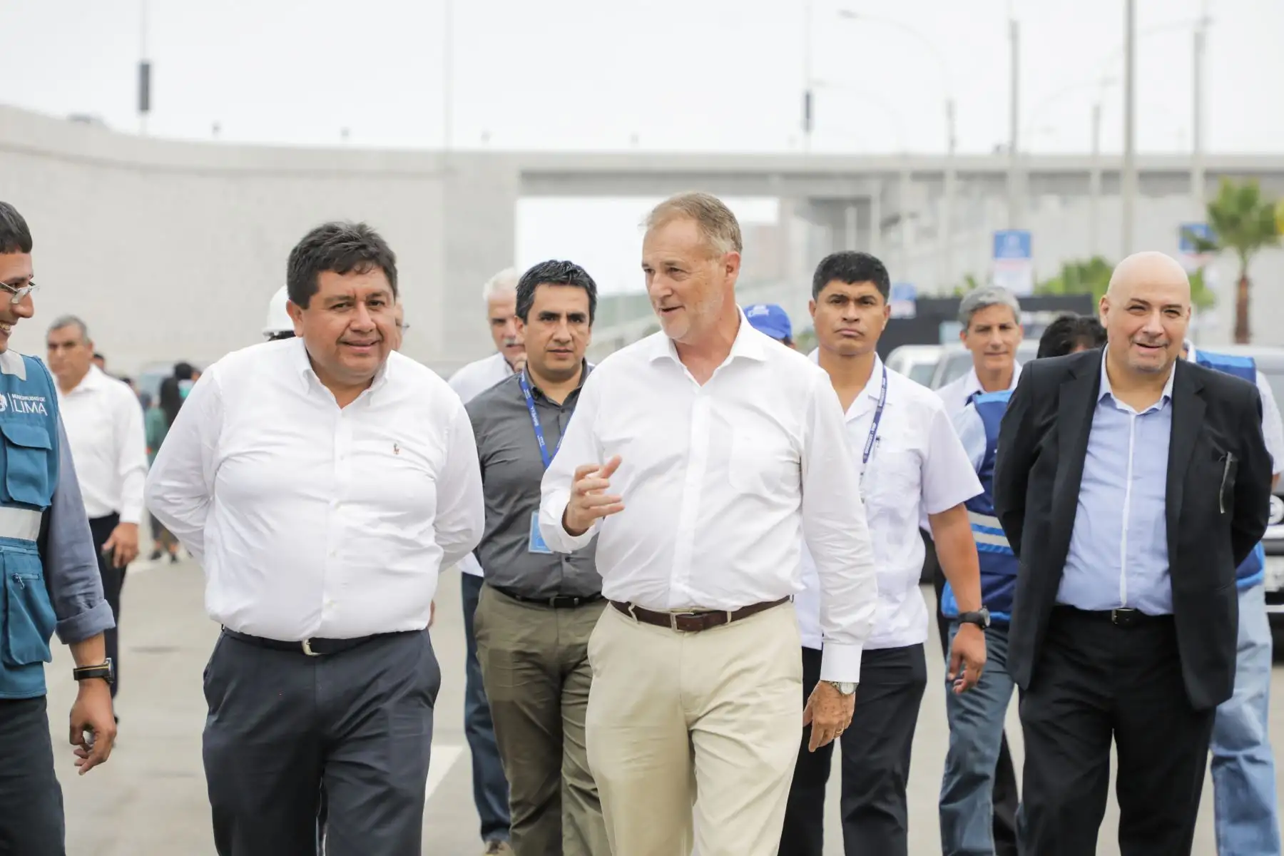 El alcalde de Lima, Jorge Muñoz, entregó esta mañana la gran obra vía Costa Verde, tramo av. Rafael Escardó - jr. Virú, infraestructura de 2.97 km de extensión que beneficiará a más de un millón de vecinos. Foto: ANDINA/Difusión