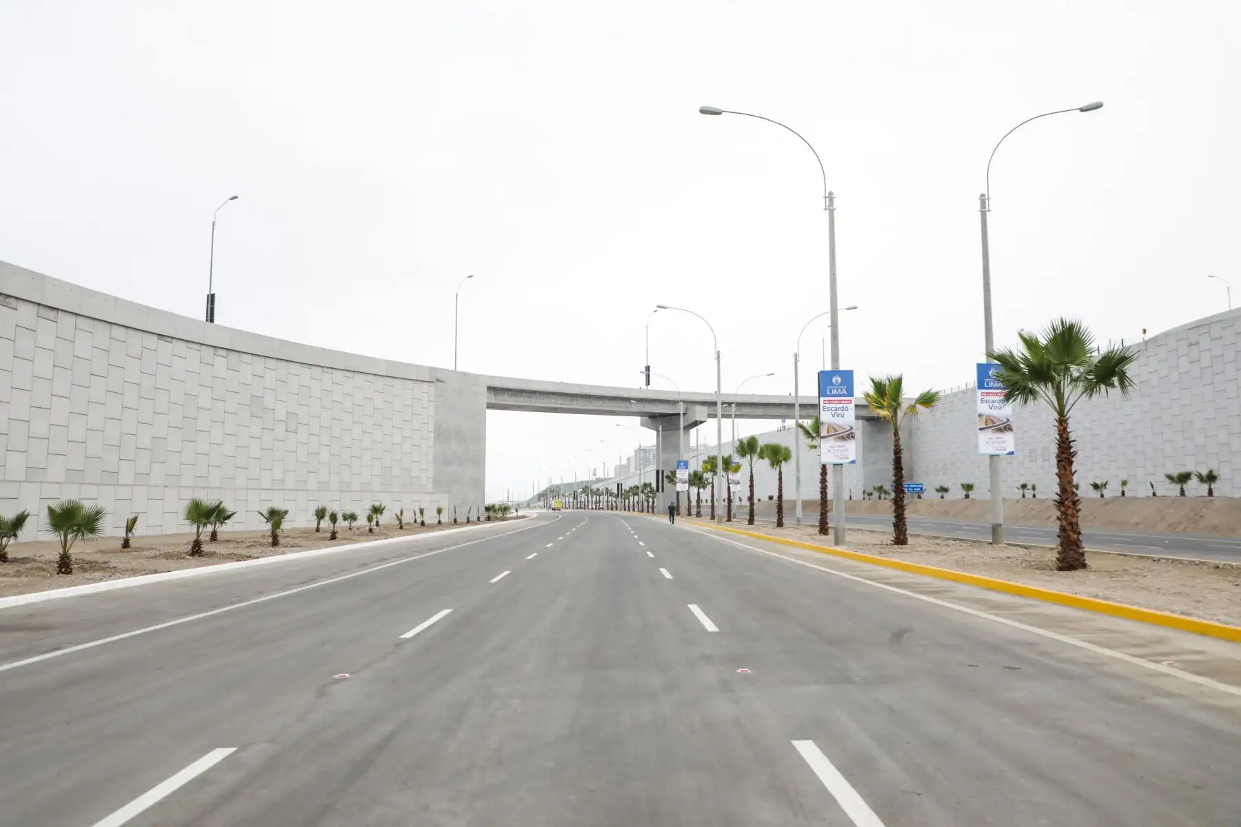 El alcalde de Lima, Jorge Muñoz, entregó esta mañana la gran obra vía Costa Verde, tramo av. Rafael Escardó - jr. Virú, infraestructura de 2.97 km de extensión que beneficiará a más de un millón de vecinos. Foto: ANDINA/Difusión