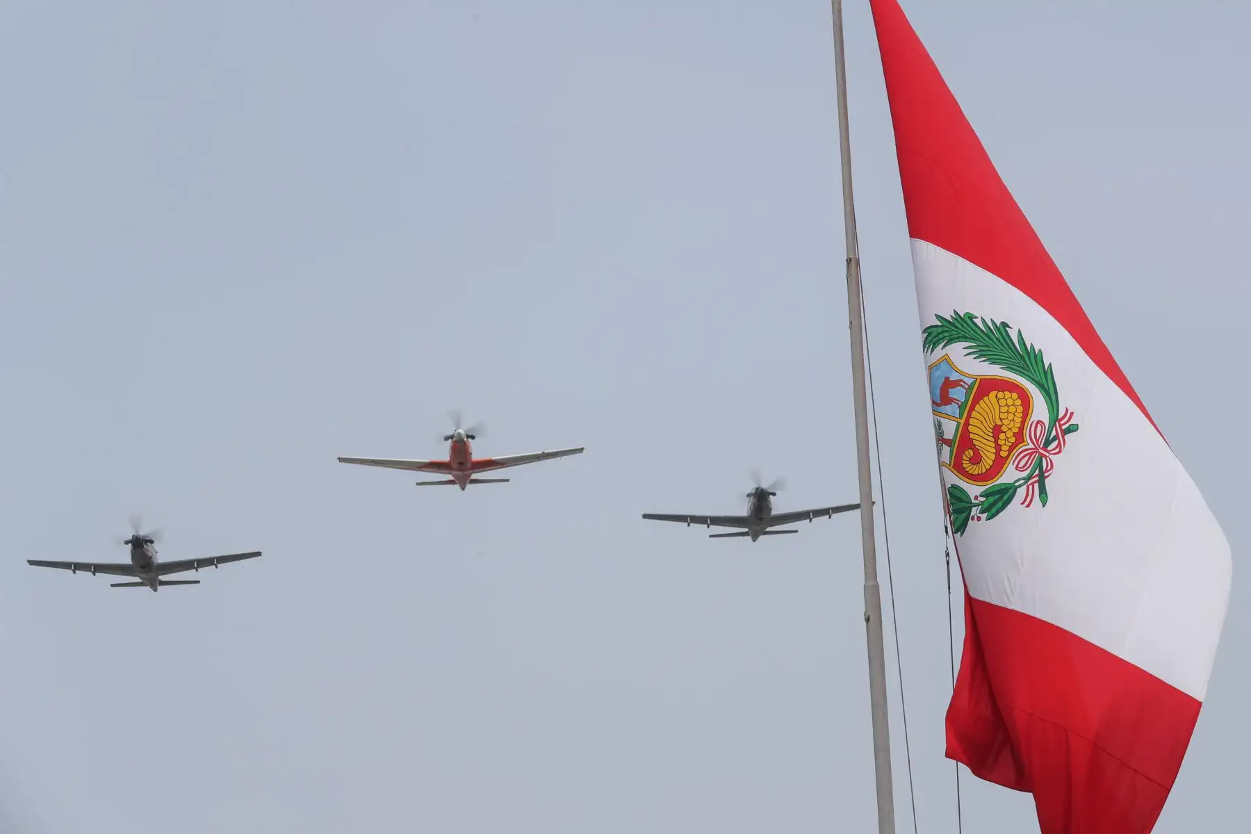 Ministro de Defensa presidió  ceremonia por el 25º aniversario de las operaciones en el Alto Cenepa a personal de las Fuerza Aérea del Perú. Foto:ANDINA/MINDEF