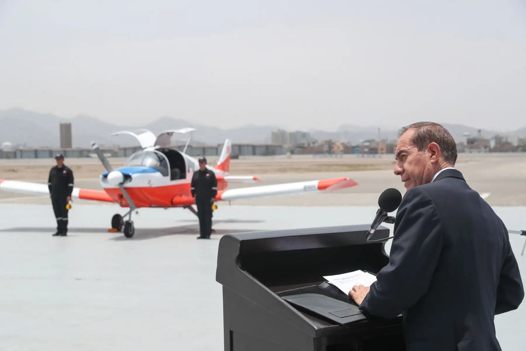 Ministro de Defensa, Walter Martos presidió ceremonia de entrega de aeronaves de instrucción Alarus CH2000.  Foto: ANDINA/MINDEF