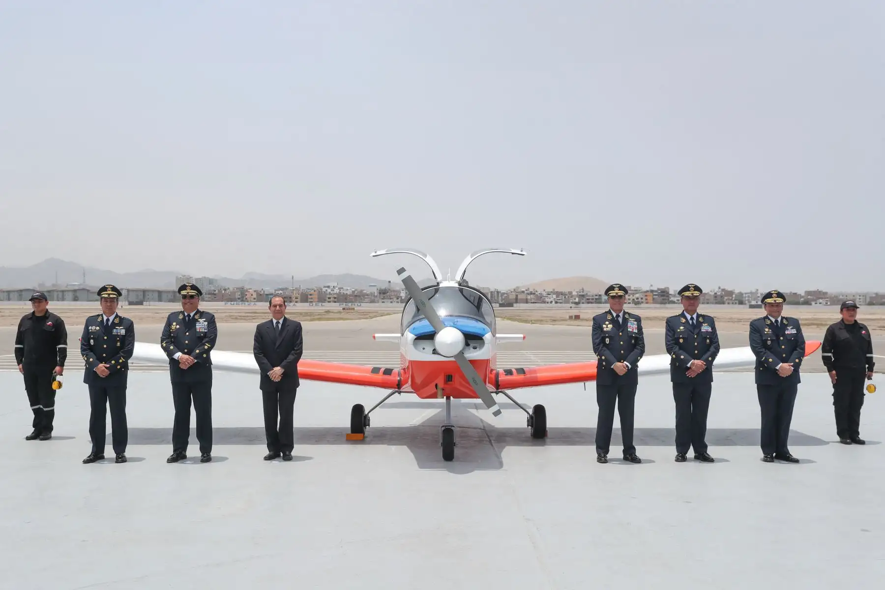 Ministro de Defensa, Walter Martos presidió ceremonia de entrega de aeronaves de instrucción Alarus CH2000.  Foto: ANDINA/MINDEF