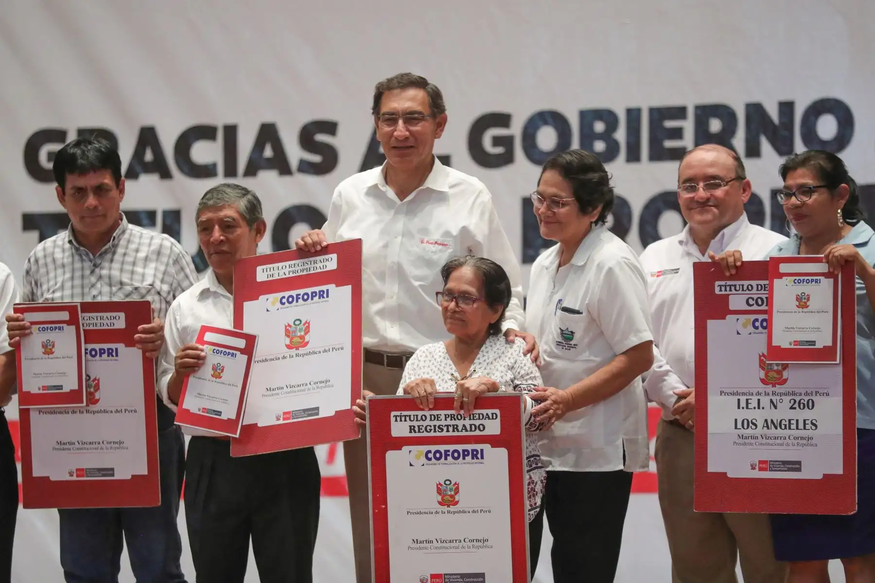 Jefe de Estado, Martín Vizcarra supervisa entrega del Centro Infantil de Atención Integral (Cuna Más) “Caritas Felices” y entrega más de 1600 títulos de propiedad en la región Madre de Dios.
Foto: ANDINA/ Prensa Presidencia