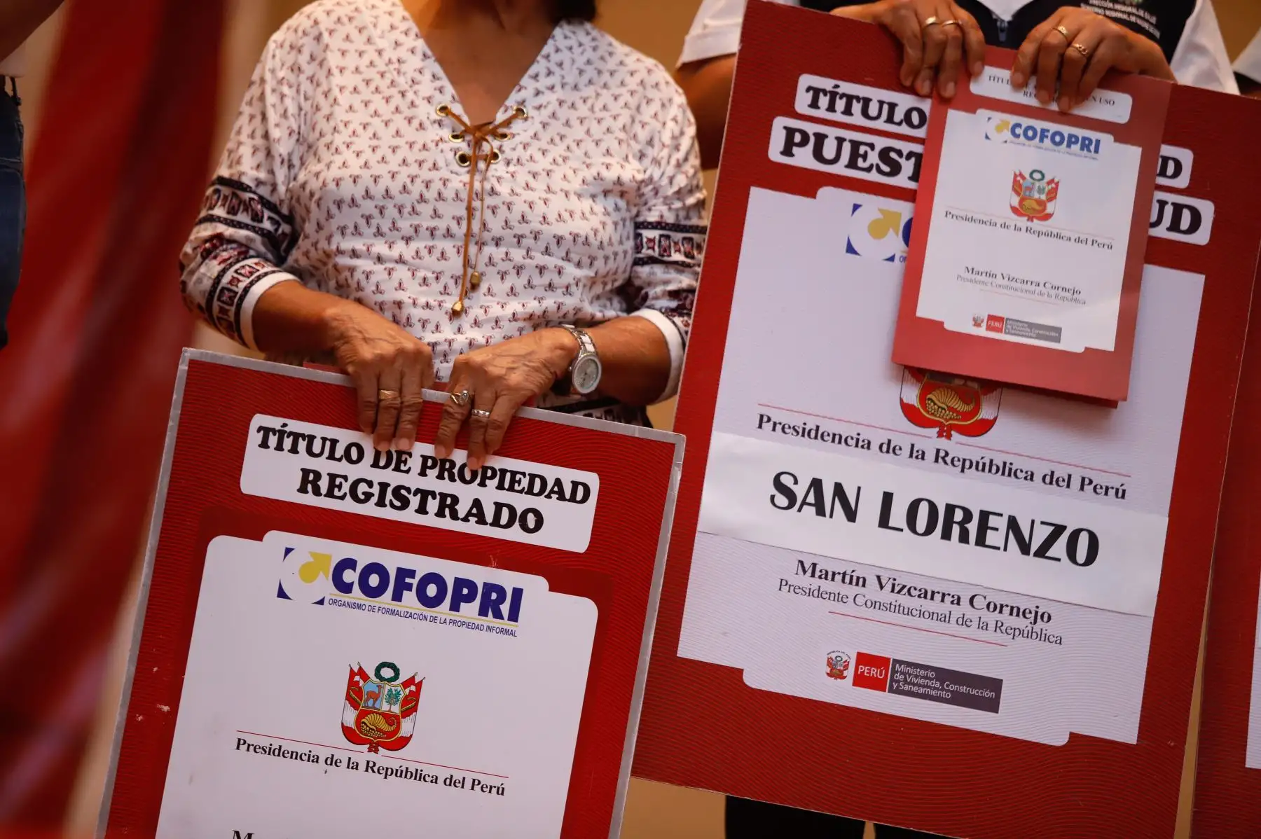 Jefe de Estado, Martín Vizcarra supervisa entrega del Centro Infantil de Atención Integral (Cuna Más) “Caritas Felices” y entrega más de 1600 títulos de propiedad en la región Madre de Dios.
Foto: ANDINA/ Prensa Presidencia