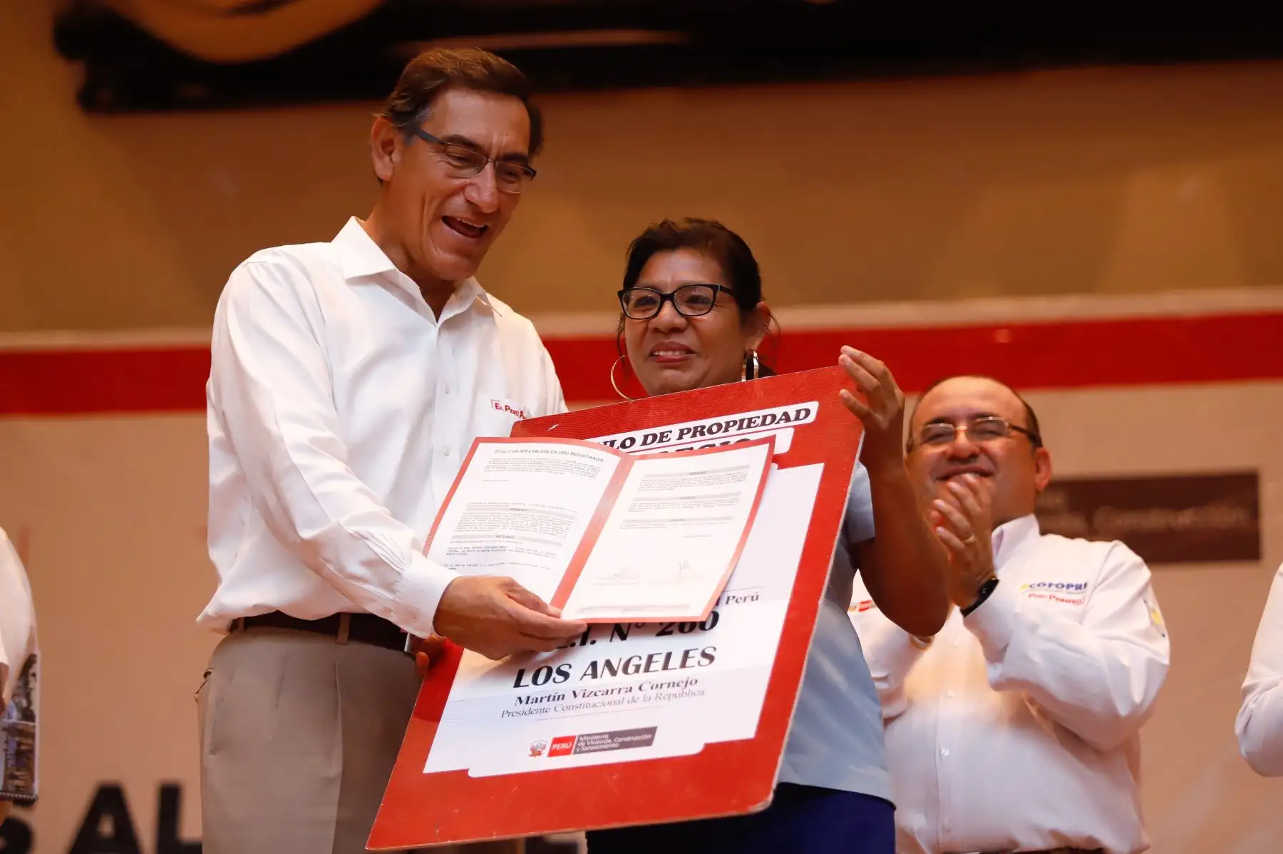 Jefe de Estado, Martín Vizcarra supervisa entrega del Centro Infantil de Atención Integral (Cuna Más) “Caritas Felices” y entrega más de 1600 títulos de propiedad en la región Madre de Dios.
Foto: ANDINA/ Prensa Presidencia