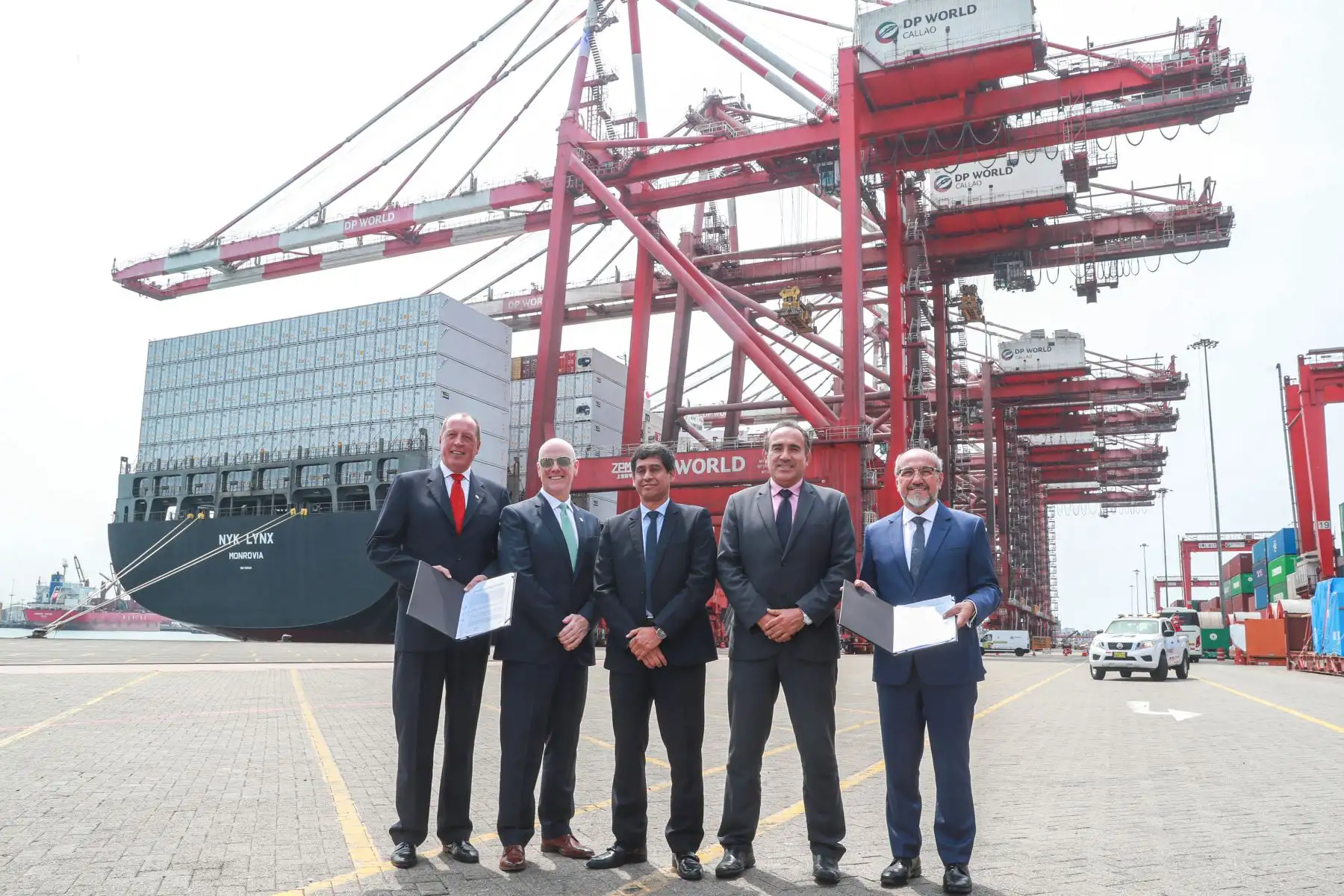 Ministerio de Transportes y Comunicacones  suscribe adenda para ampliar Muelle Sur del Terminal Portuario del Callao. Área total del terminal pasará de 27.6 hectáreas a 30.3.
Foto: MTC