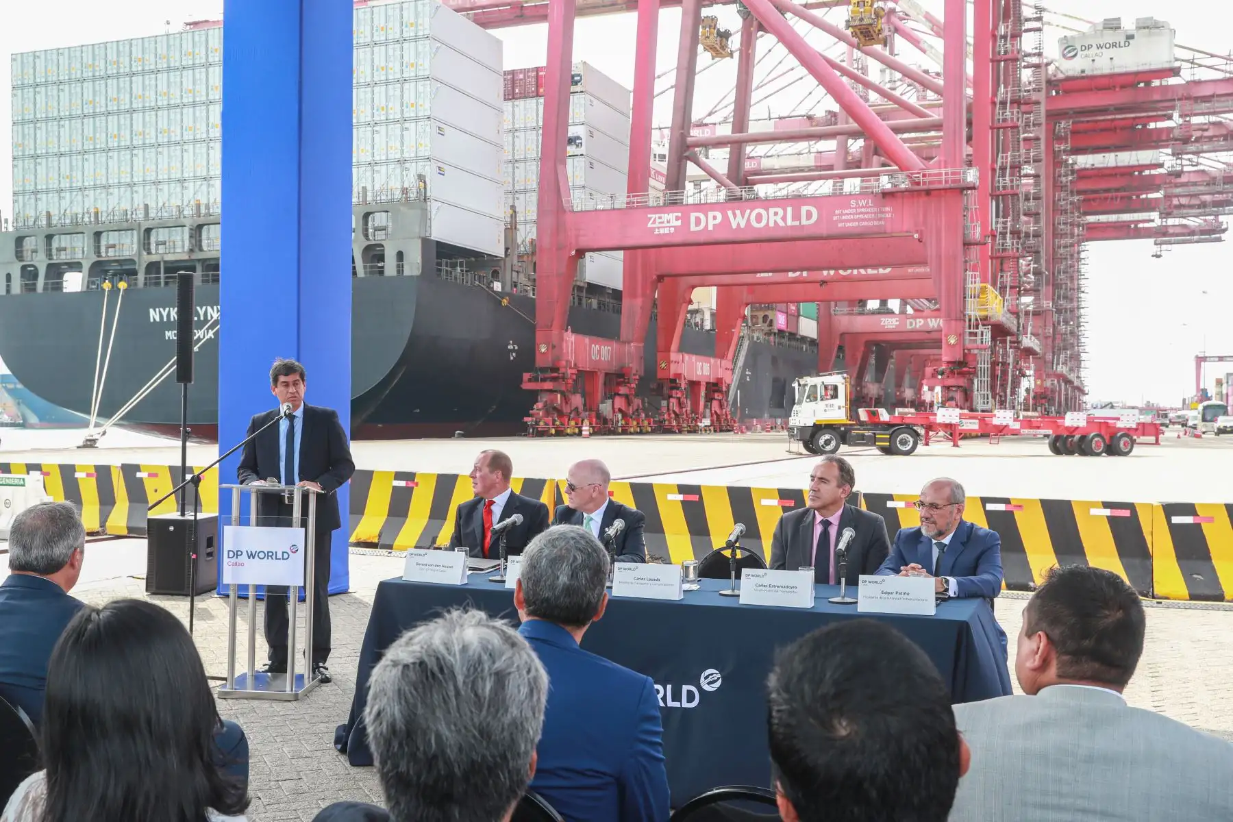 Ministerio de Transportes y Comunicacones  suscribe adenda para ampliar Muelle Sur del Terminal Portuario del Callao. Área total del terminal pasará de 27.6 hectáreas a 30.3.
Foto: MTC