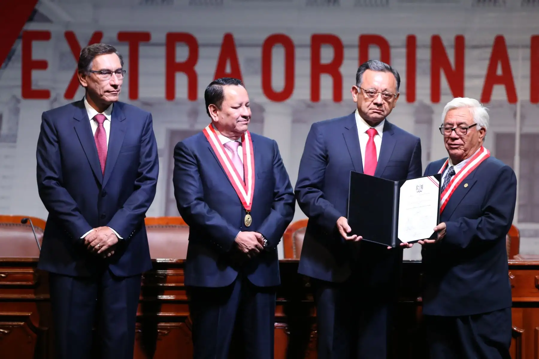 El presidente de la República, Martín Vizcarra, asiste a la ceremonia de entrega de las credenciales a los 130 parlamentarios elegidos en las Elecciones Congresales Extraordinarias 2020, que incluye también la proclamación de resultados de dichos comicios. Foto: ANDINA/Jhonel Rodríguez Robles