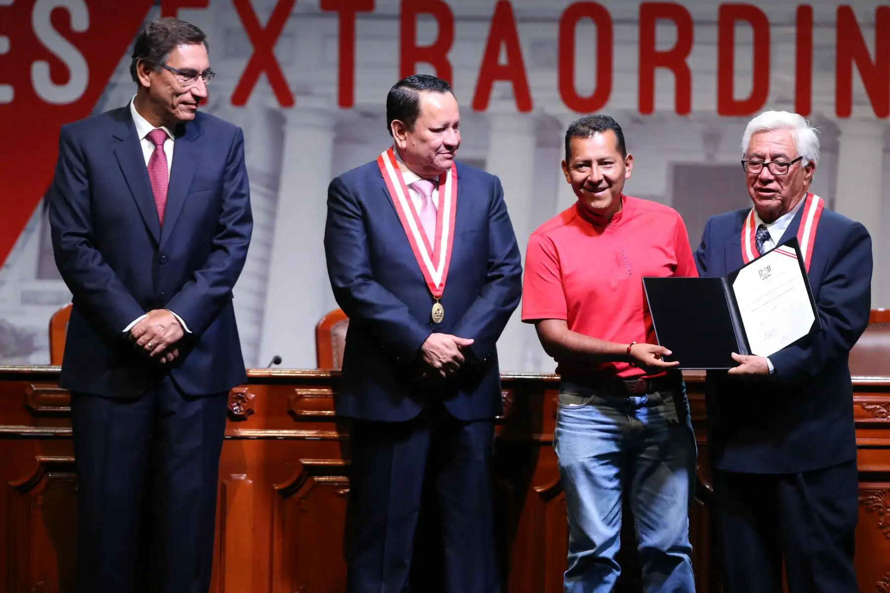El presidente de la República, Martín Vizcarra, asiste a la ceremonia de entrega de las credenciales a los 130 parlamentarios elegidos en las Elecciones Congresales Extraordinarias 2020. Foto: ANDINA/Jhonel Rodríguez Robles