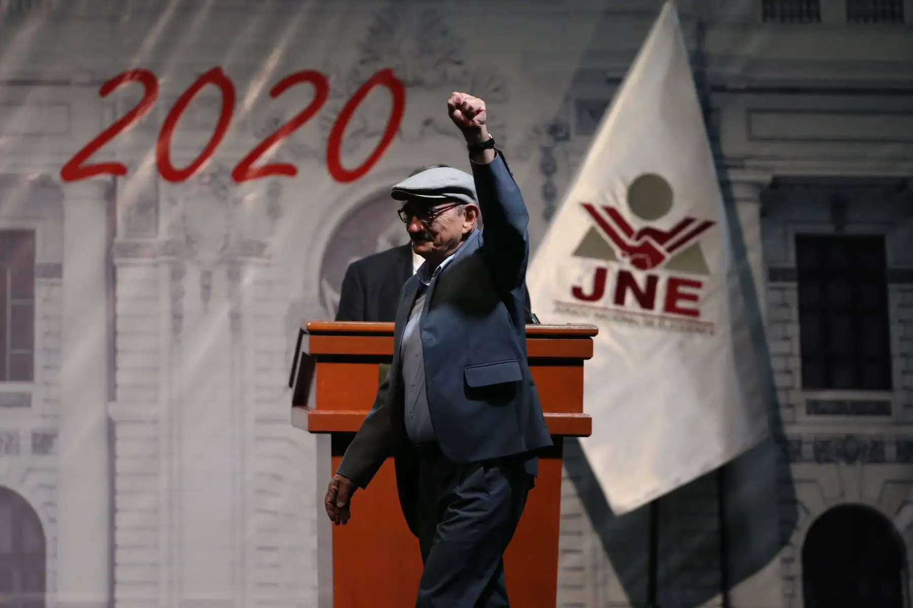 Carlos Fernandez Chacon del Frente Amplio. Entrega de credenciales a los nuevos congresistas del periodo parlamentario 2020. Foto: ANDINA/Jhonel Rodríguez Robles