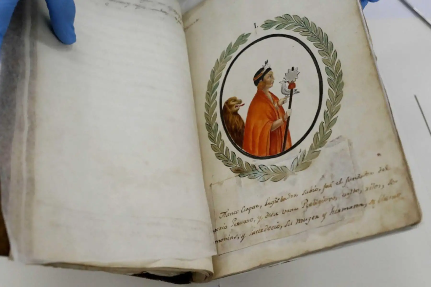 El Ministerio de Cultura declaró Patrimonio Cultural de la Nación a nueve unidades bibliográfico documentales escritas y compiladas de la obra de Justo Apu Sahuaraura, uno de los últimos representantes visibles de la nobleza indígena cuzqueña y prócer de la Independencia del Perú.