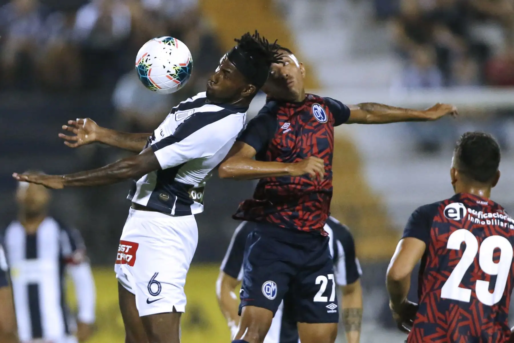 Alianza Lima se enfrenta al Municipal empatando hasta el momento 0-0. Foto: ANDINA/Eddy Ramos