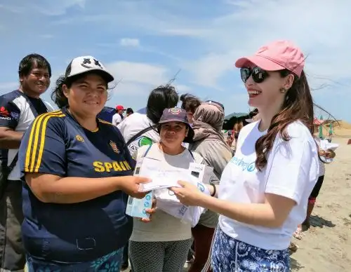 Señora Perú siempre en campañas con los menos favorecidos.