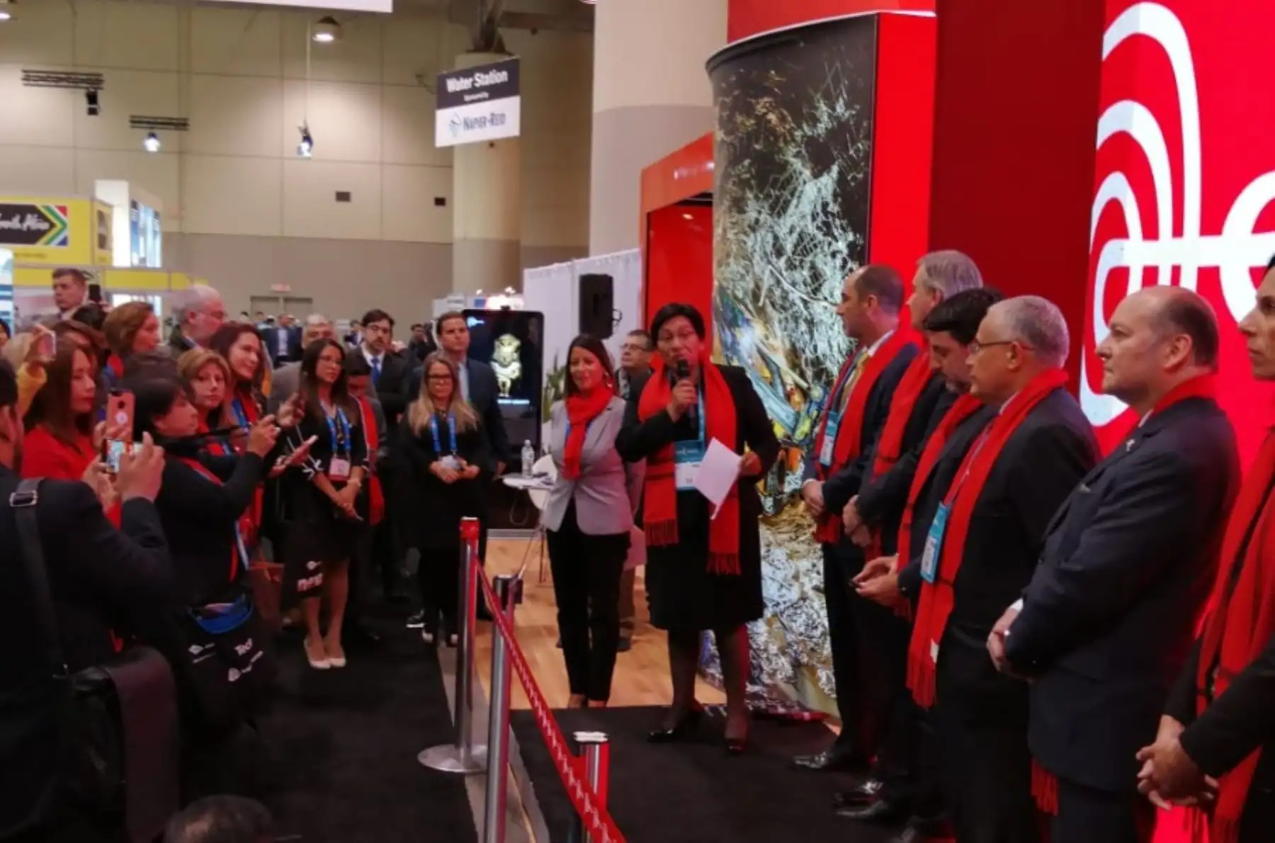 Ministra de Energía y Minas, Susana Vilca, inaugura pabellón peruano en feria PDAC 2020 Canadá,  Foto: Cortesía.