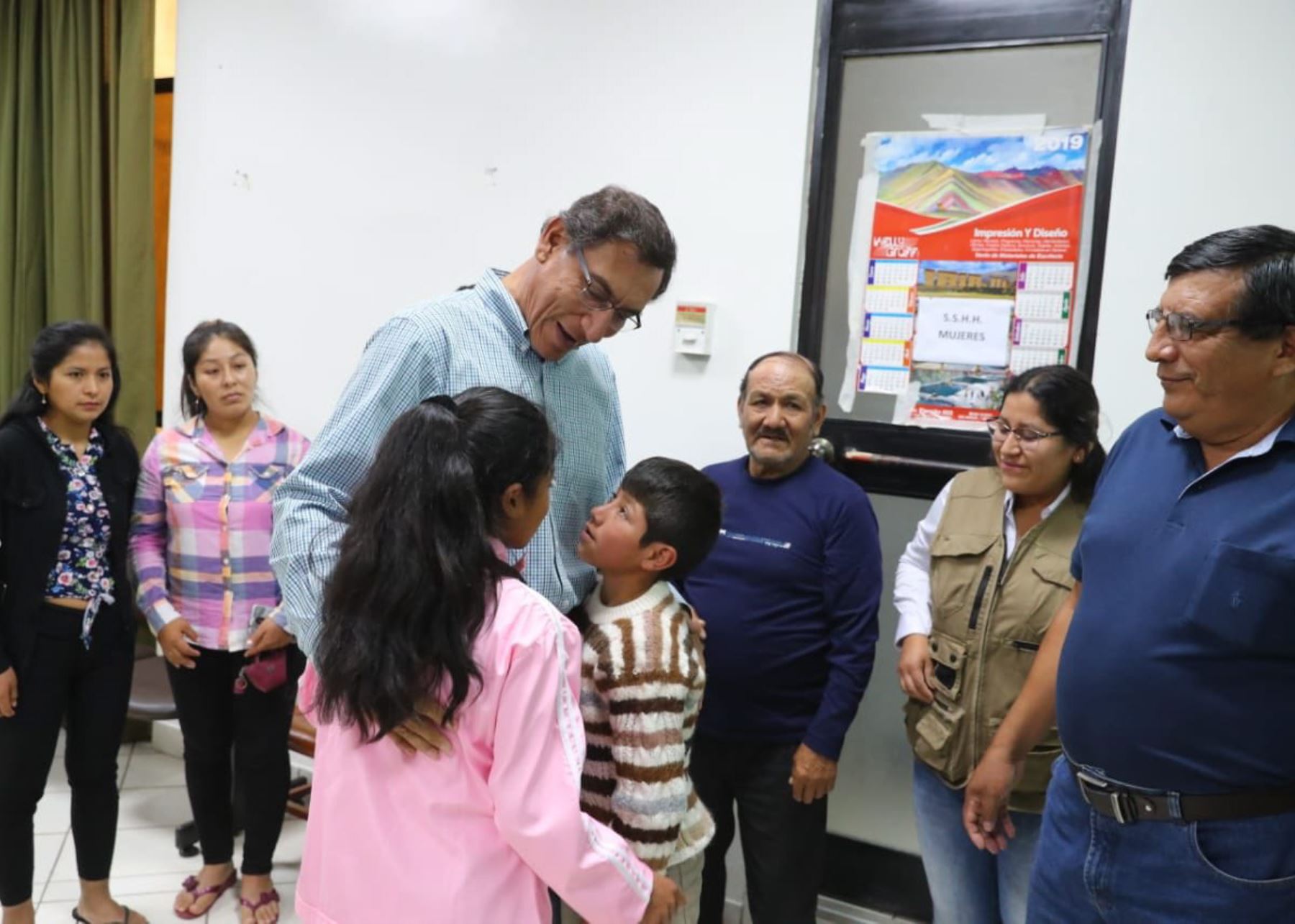 Presidente Martín Vizcarra se reunió con menores damnificados por las lluvias en Santa Teresa.