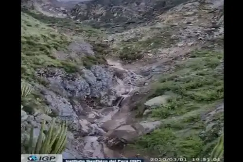Esta tarde se registró nuevamente el descenso de un lahar (flujo de lodo volcánico) por la quebrada Volcanmayo, en el sector sureste del volcán Ubinas, ubicado en Moquegua, informó el Instituto Geofísico del Perú (IGP).