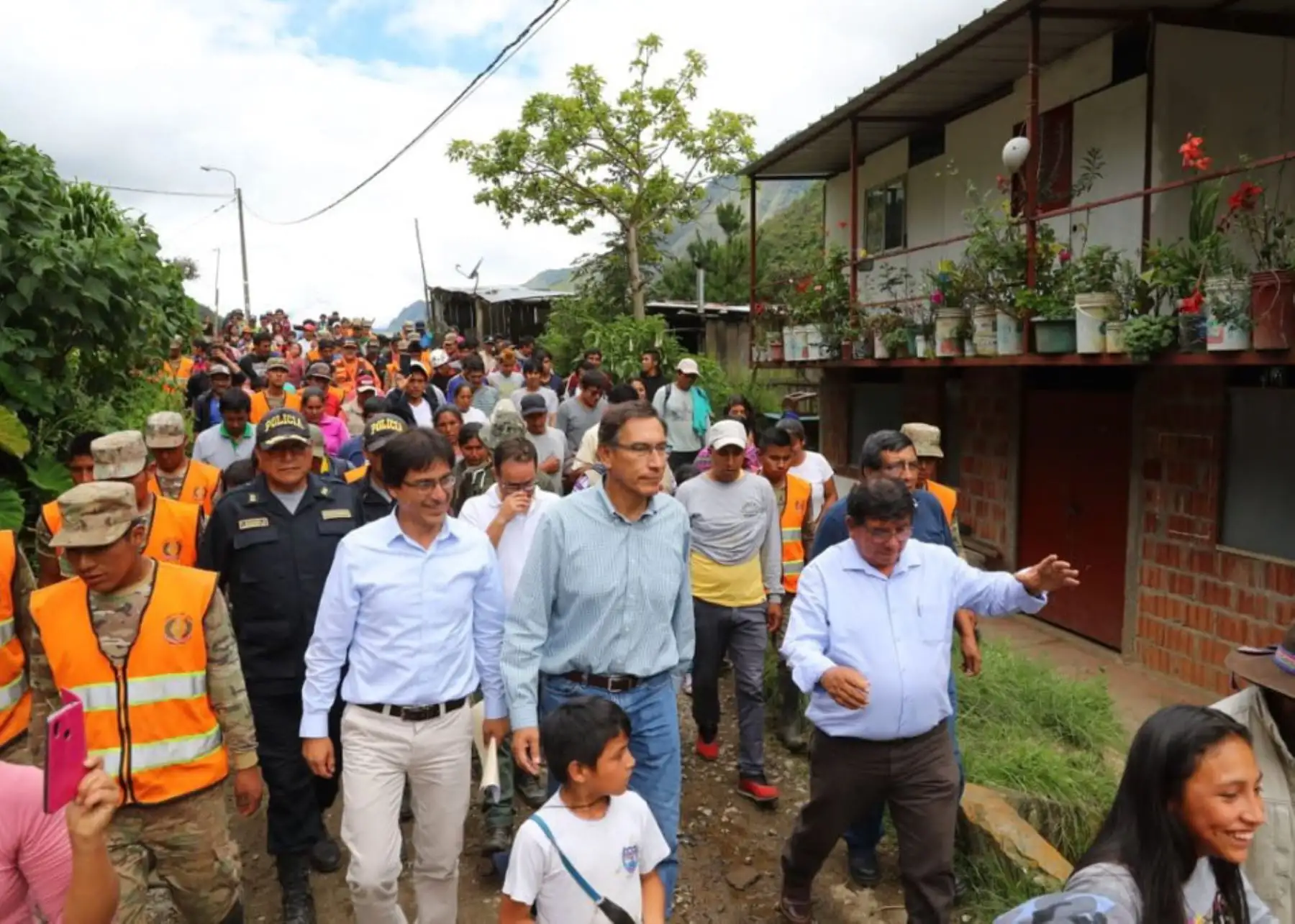 Presidente Martín Vizcarra supervisó acciones ante emergencias en Santa Teresa, Cusco.