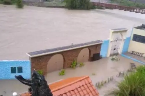 Desborde del río Cotahuasi provoca daños en complejo turístico ubicado en la provincia de La Unión, en Arequipa.