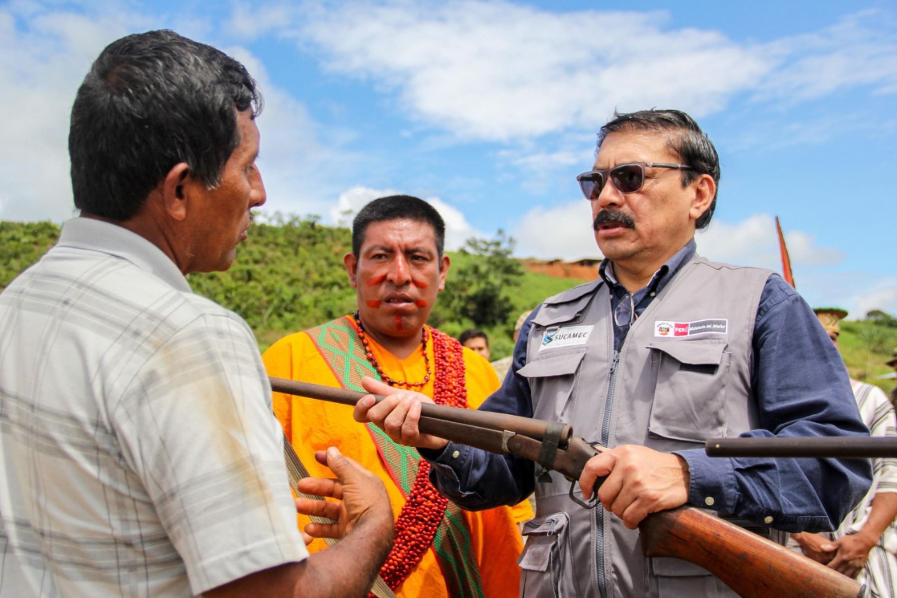 La Sucamec llegó a la comunidad nativa de Cubantía, región Junín, para registrar las armas que utilizan los comités de autodefensa del Vraem.