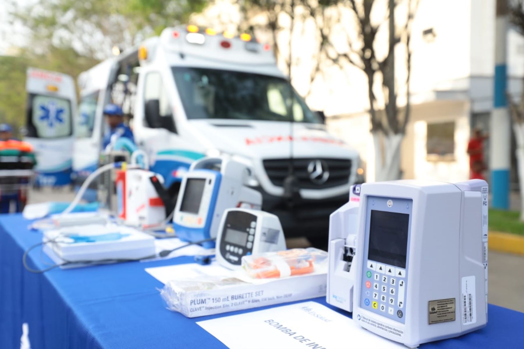 EsSalud presenta ambulancias con tecnología para traslado de pacientes críticos. Foto: ANDINA/Difusión.
