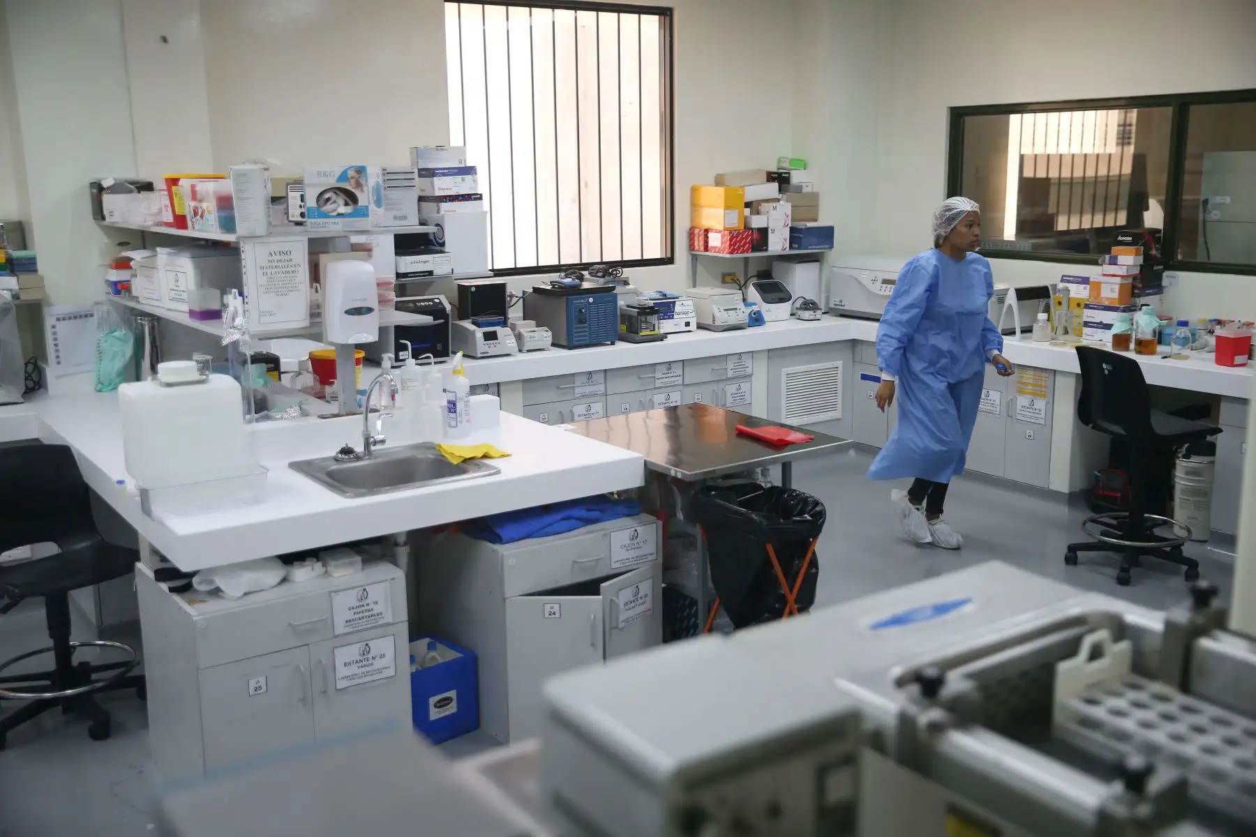 El Instituto Nacional de Salud del Minsa presenta el desarrollo y procesamiento de las muestras, autorizada para la investigación y resultados de las muestras por coronavirus COVID-19 en el Perú.
Foto: ANDINA/Jhonel Rodríguez Robles