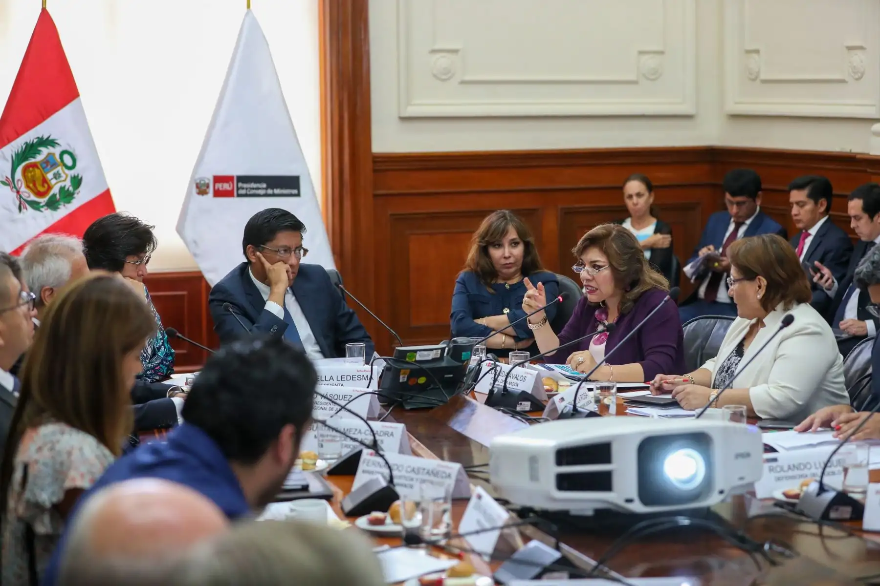 El presidente del Consejo de Ministros, Vicente Zeballos, presidió la XXXVI sesión de la Comisión de Alto Nivel Anticorrupción (CAN), que contó con la participación de sus miembros titulares: Poder Judicial, Fiscalía de la Nación, Tribunal Constitucional, Junta Nacional de Justicia, Ministerio de Justicia y Derechos Humanos, Acuerdo Nacional, Asamblea Nacional de Gobiernos Regionales, y Asociación de Municipalidades del Perú.
Foto: PCM