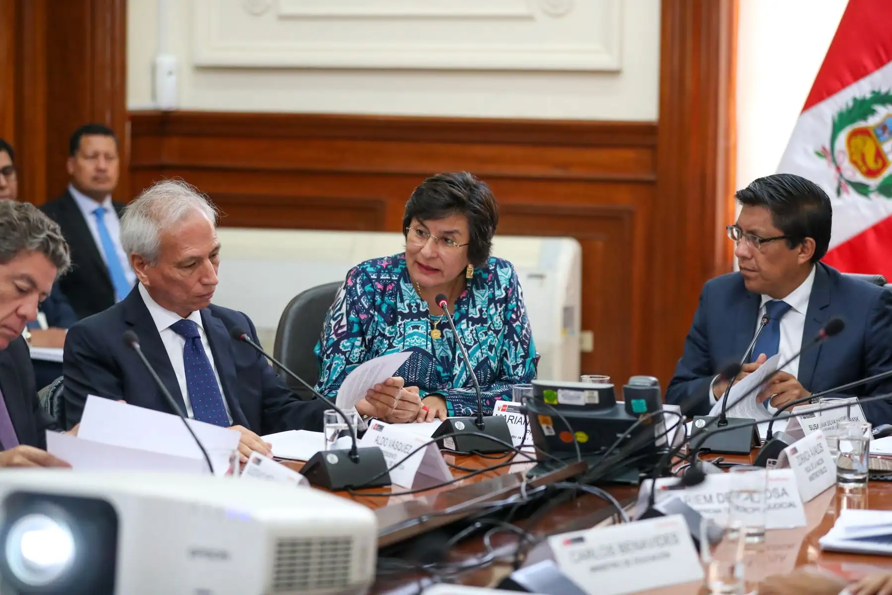 El presidente del Consejo de Ministros, Vicente Zeballos, presidió la XXXVI sesión de la Comisión de Alto Nivel Anticorrupción (CAN), que contó con la participación de sus miembros titulares: Poder Judicial, Fiscalía de la Nación, Tribunal Constitucional, Junta Nacional de Justicia, Ministerio de Justicia y Derechos Humanos, Acuerdo Nacional, Asamblea Nacional de Gobiernos Regionales, y Asociación de Municipalidades del Perú.
Foto: PCM