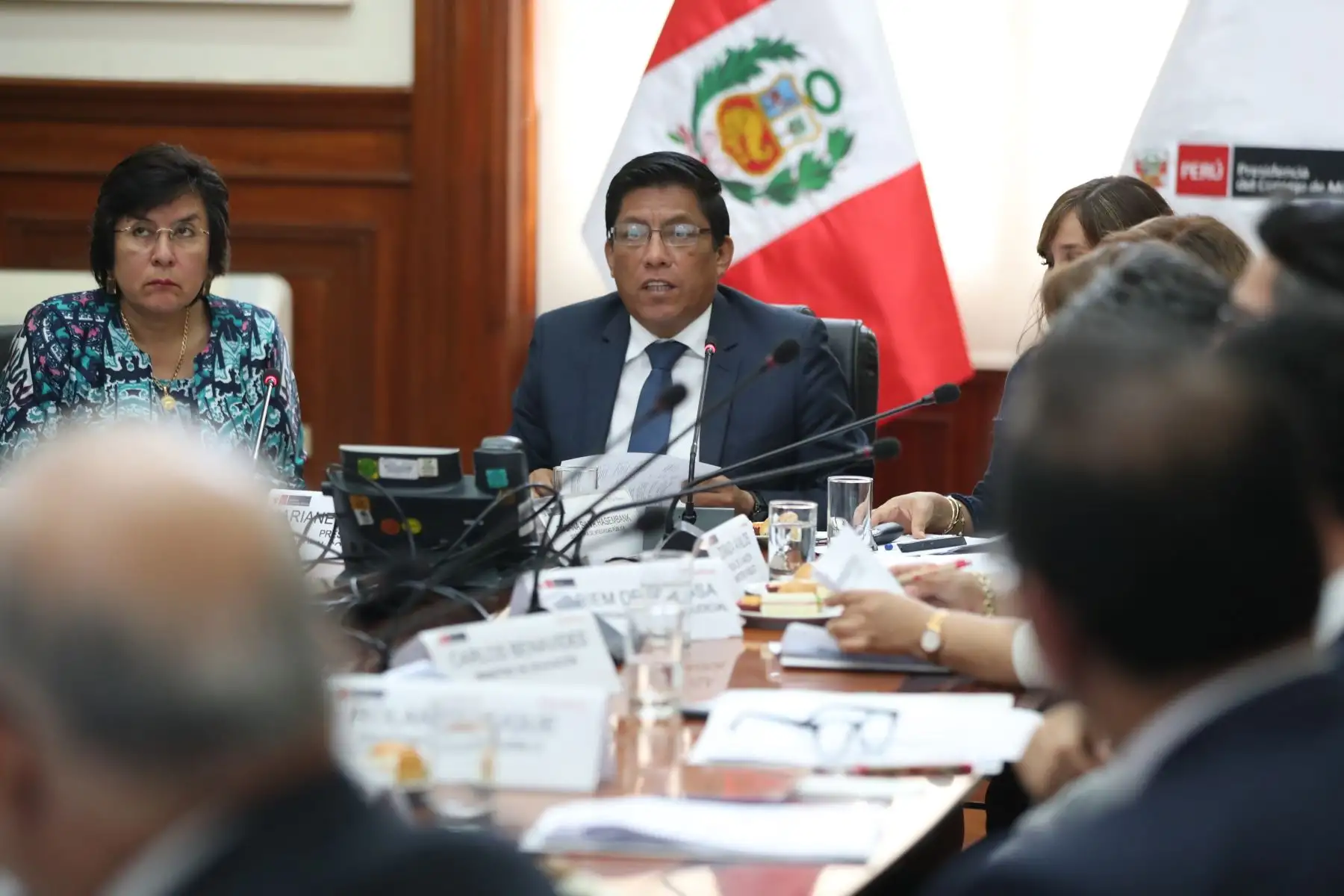 El presidente del Consejo de Ministros, Vicente Zeballos, presidió la XXXVI sesión de la Comisión de Alto Nivel Anticorrupción (CAN), que contó con la participación de sus miembros titulares: Poder Judicial, Fiscalía de la Nación, Tribunal Constitucional, Junta Nacional de Justicia, Ministerio de Justicia y Derechos Humanos, Acuerdo Nacional, Asamblea Nacional de Gobiernos Regionales, y Asociación de Municipalidades del Perú.
Foto: PCM