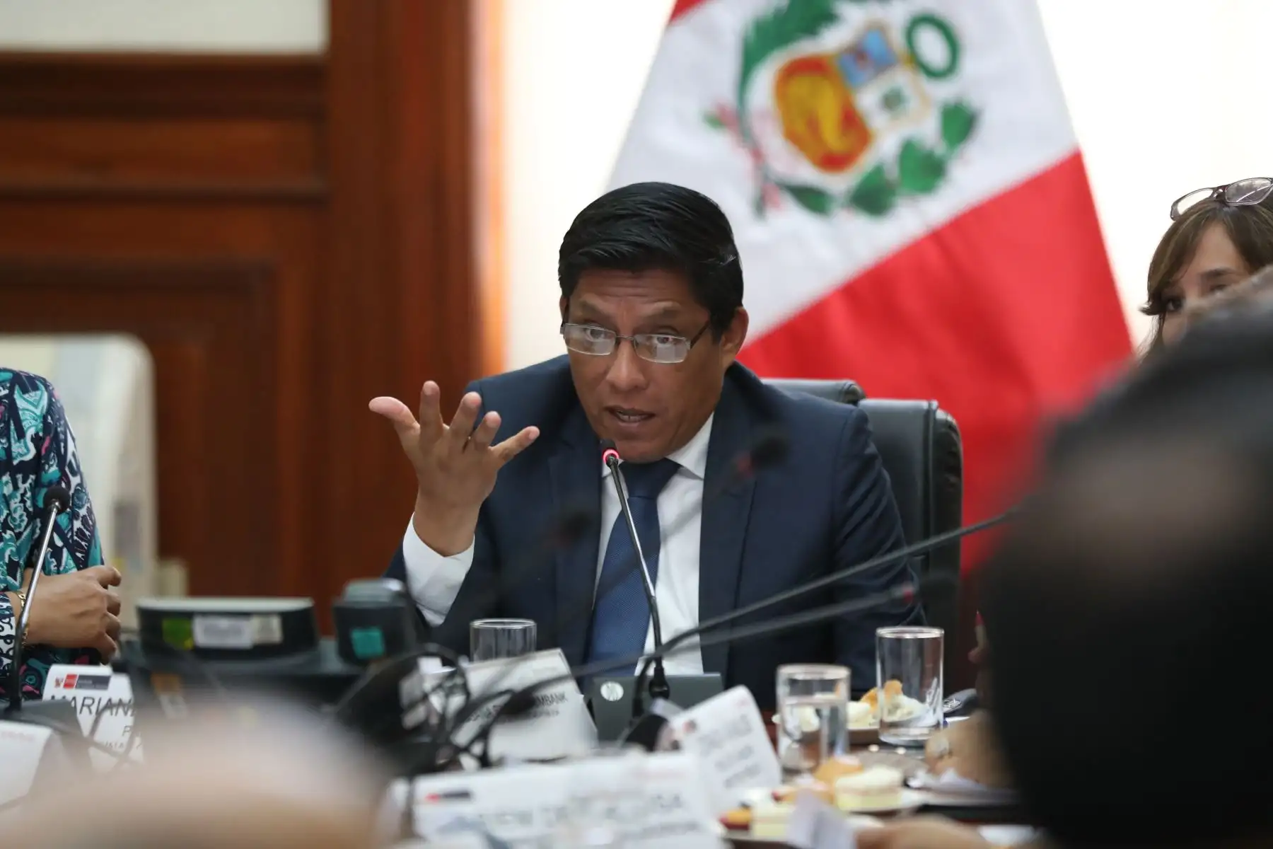 El presidente del Consejo de Ministros, Vicente Zeballos, presidió la XXXVI sesión de la Comisión de Alto Nivel Anticorrupción (CAN), que contó con la participación de sus miembros titulares: Poder Judicial, Fiscalía de la Nación, Tribunal Constitucional, Junta Nacional de Justicia, Ministerio de Justicia y Derechos Humanos, Acuerdo Nacional, Asamblea Nacional de Gobiernos Regionales, y Asociación de Municipalidades del Perú.
Foto: PCM