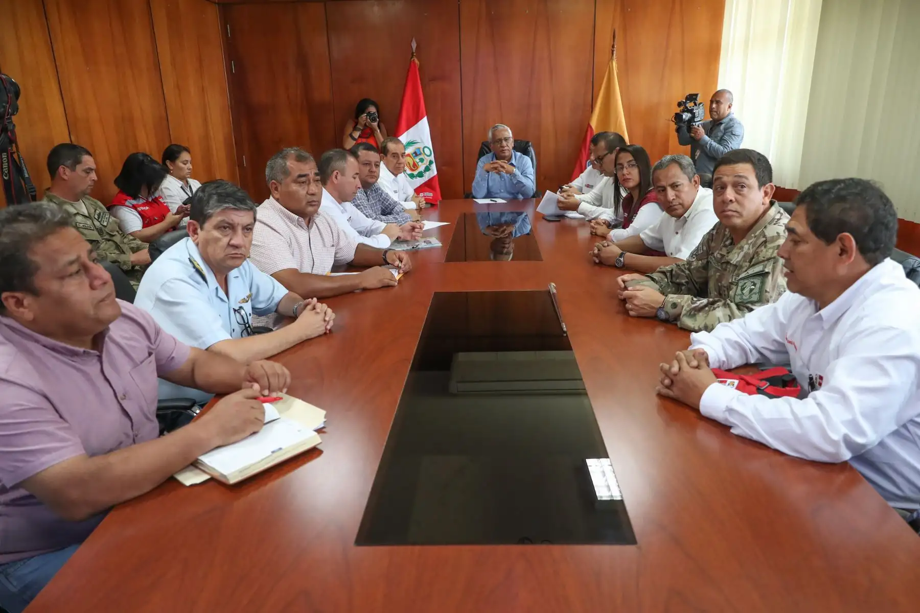 Ministro de Defensa, Walter Roger Martos y ministro de Vivienda,Rodolfo Eugenio Yáñez  realizan viaje de trabajo a la ciudad de Chiclayo.
Foto: Mindef