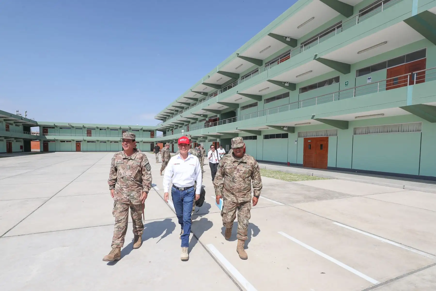 Ministro de Defensa, Walter Roger Martos y ministro de Vivienda,Rodolfo Eugenio Yáñez  realizan viaje de trabajo a la ciudad de Chiclayo.
Foto: Mindef
