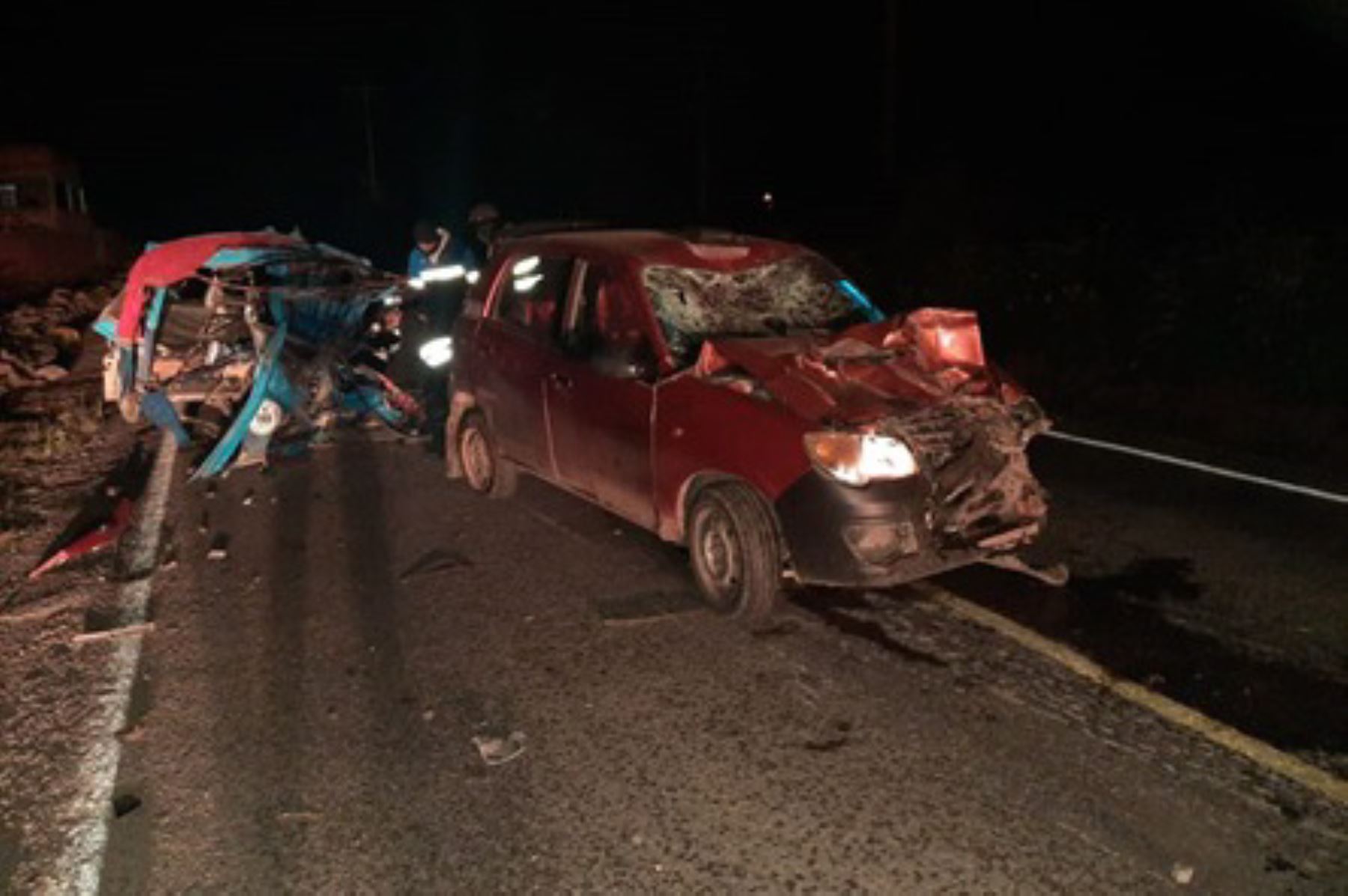 A la altura del kilómetro 40 de la vía Písac-Calca, región Cusco, se registró un accidente de tránsito que dejó dos víctimas mortales.