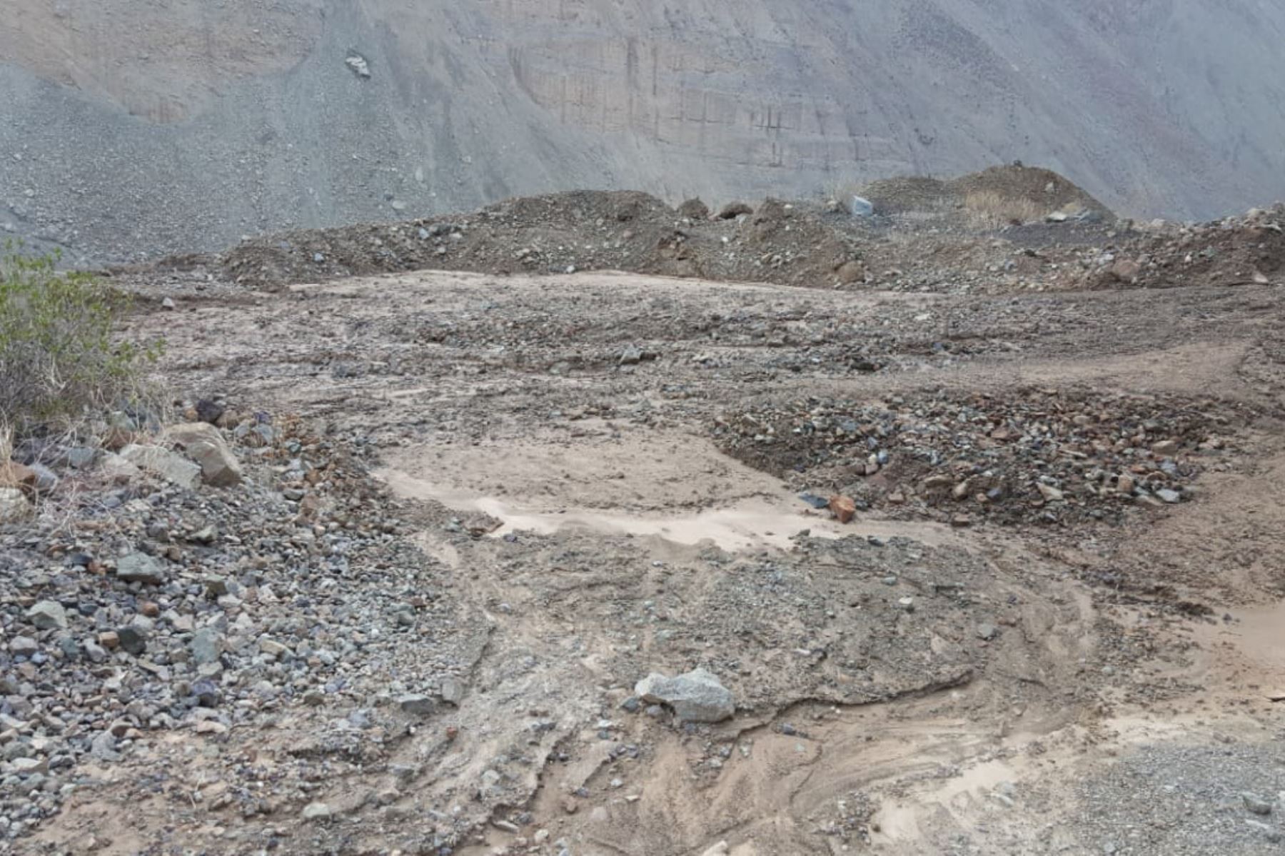 El COER Áncash informó que al menos 11 kilómetros de la vía carrozable del distrito de Llipa, en la provincia de Ocros, fueron afectados por huaico.