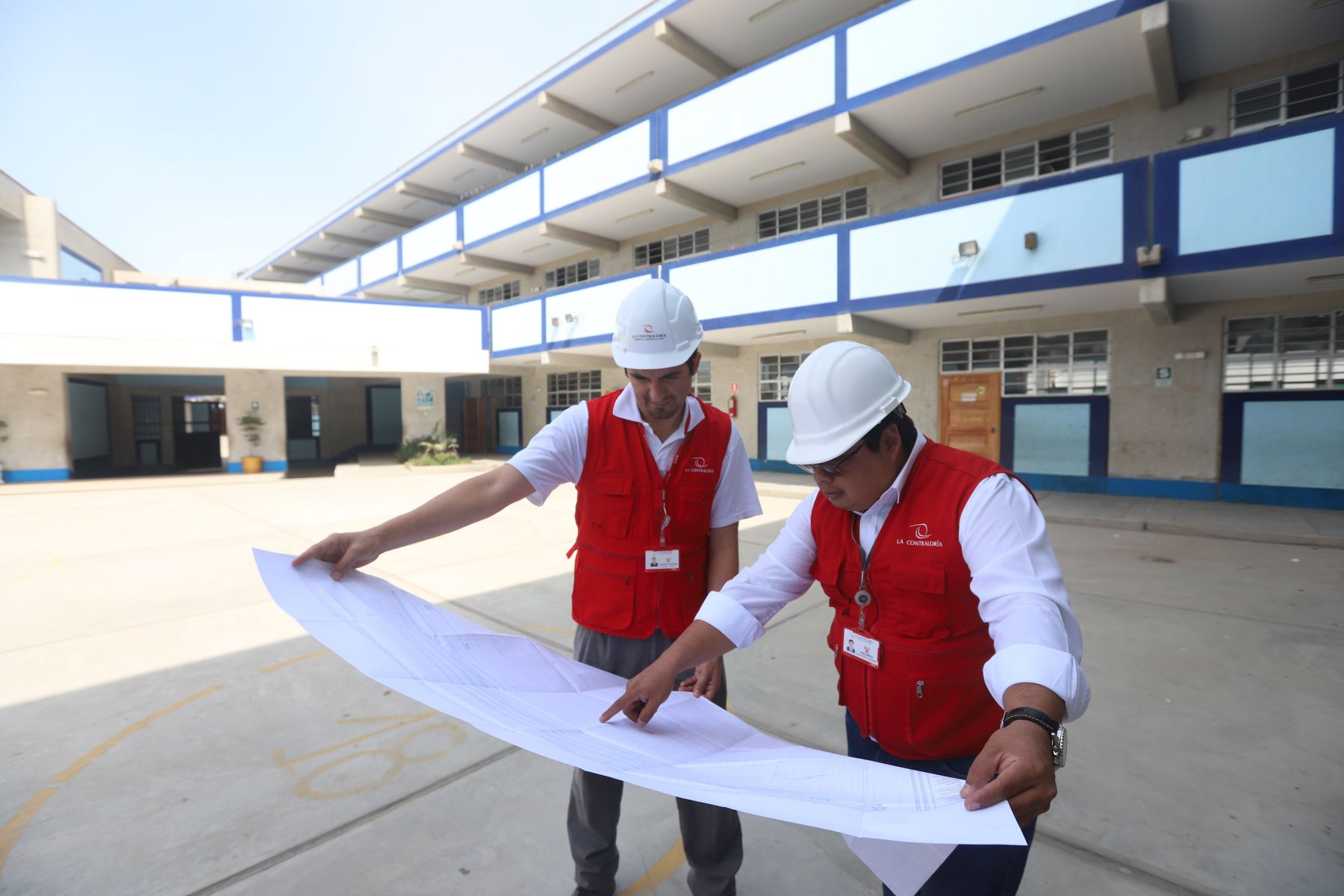 Contraloría detecta irregularidades en construcción de colegio en Huanchaco, provincia de Trujillo.