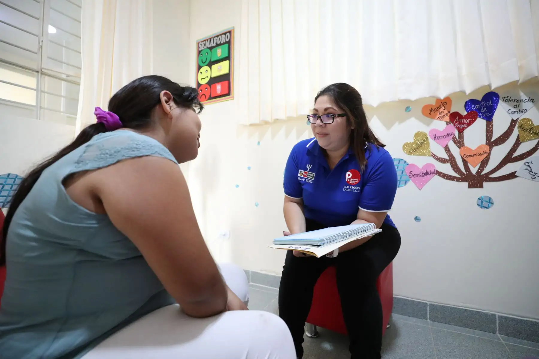Atención de salud mental en centro comunitario. ANDINA/Prensa Presidencia