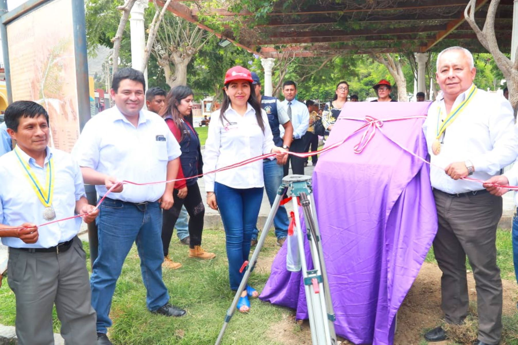 Titular de ARCC, Amalia Moreno Vizcardo, inauguró obras en Cañete.