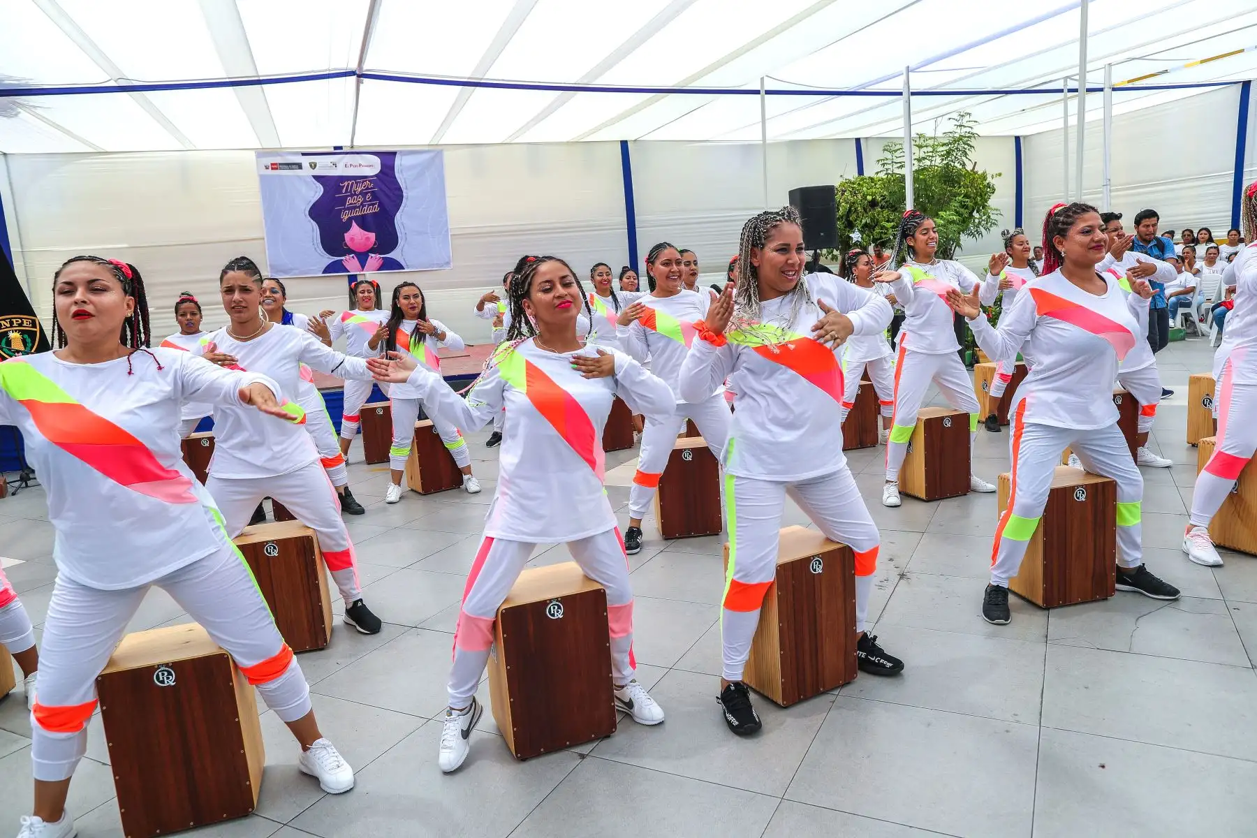 El Instituto Nacional Penitenciario (INPE) realizó una actividad por el Día Internacional de la Mujer denominada “Mujer: Paz e Igualdad”, en el que reconoció la importancia y aporte de las trabajadoras penitenciarias y las mujeres privadas de libertad.
Foto: Ministerio de Justicia