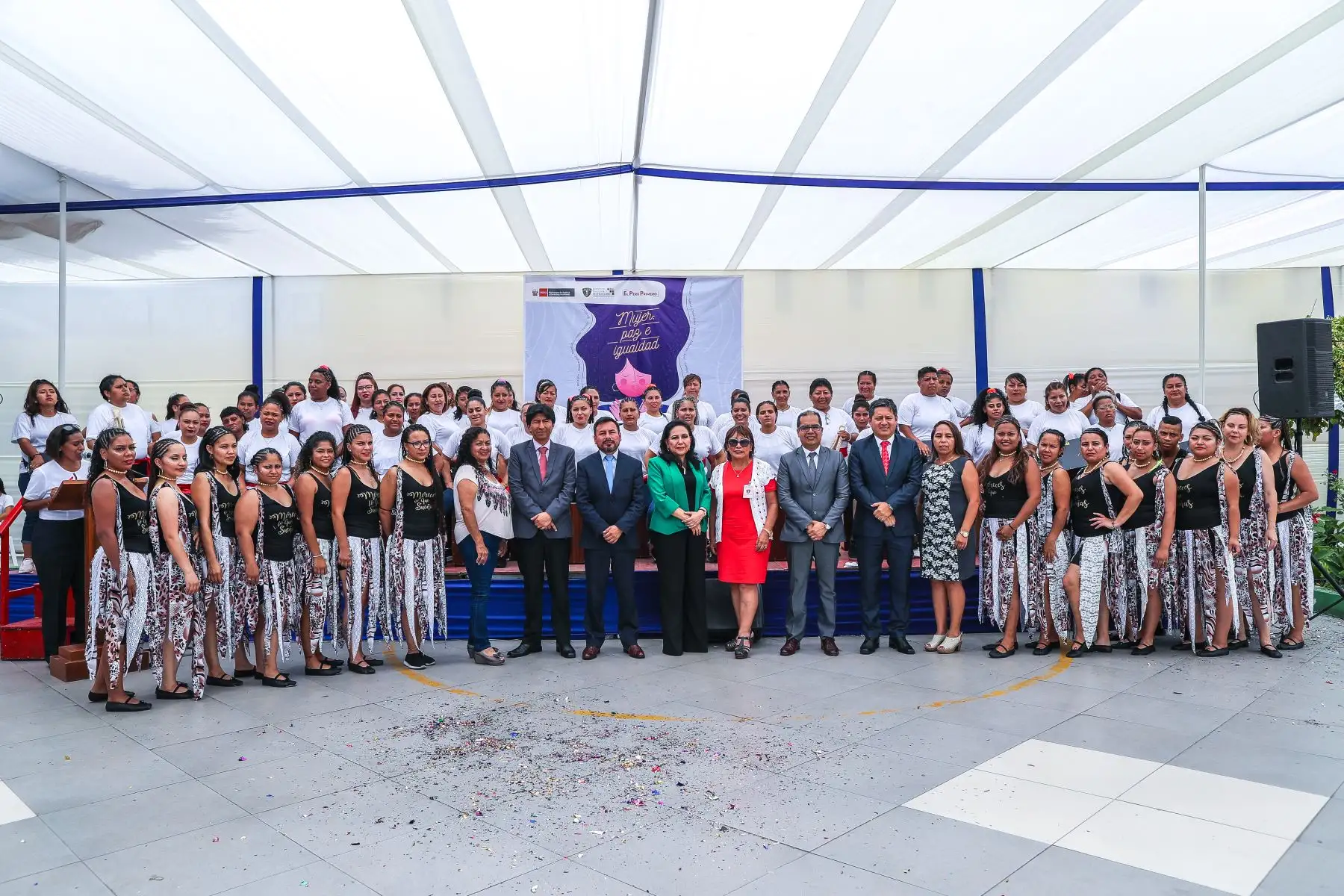 El Instituto Nacional Penitenciario (INPE) realizó una actividad por el Día Internacional de la Mujer denominada “Mujer: Paz e Igualdad”, en el que reconoció la importancia y aporte de las trabajadoras penitenciarias y las mujeres privadas de libertad.
Foto: Ministerio de Justicia