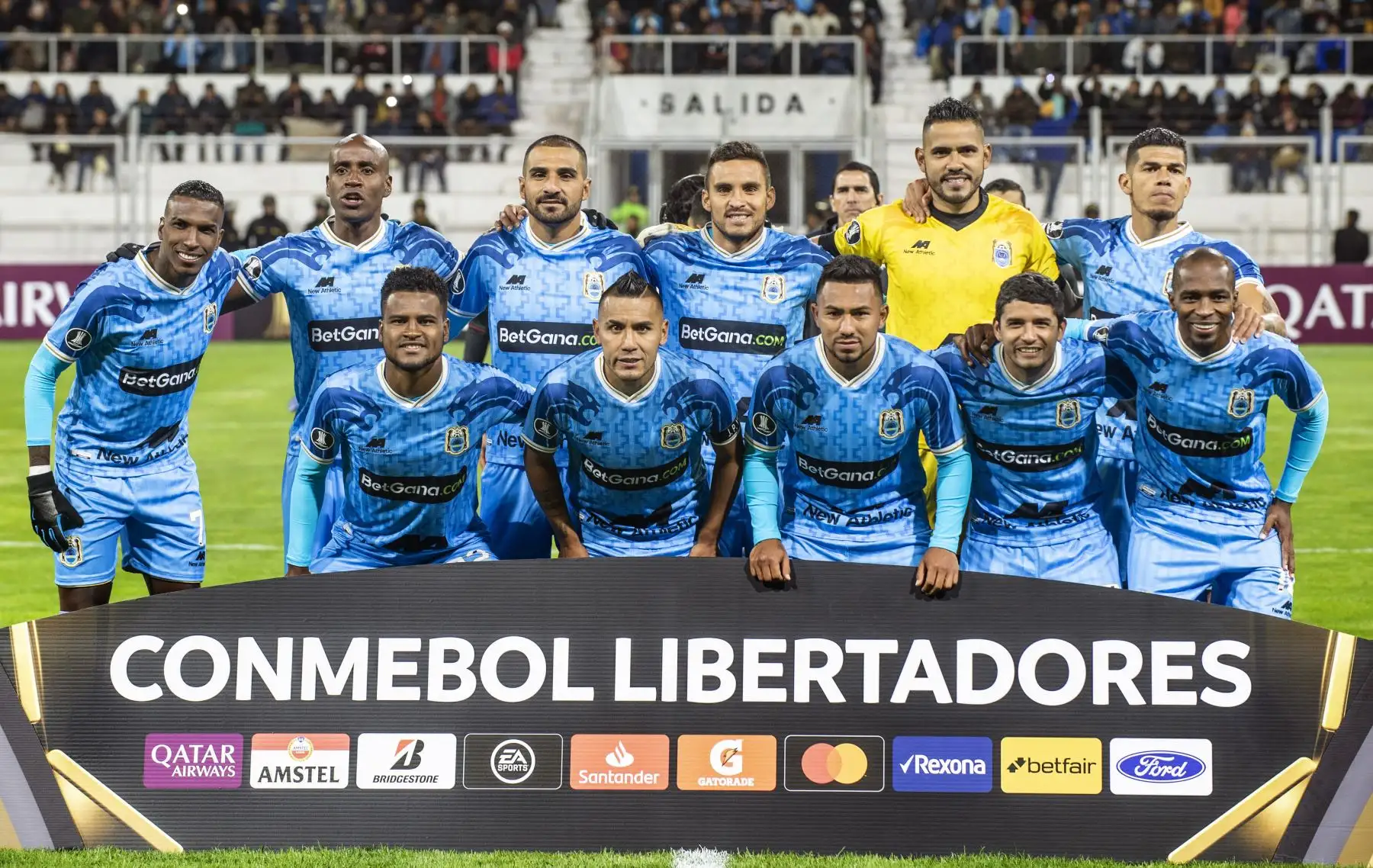 Los jugadores binacionales de Perú posan para una foto antes de su partido de fútbol de la Copa Libertadores contra el Sao Paulo de Brasil.
Foto: AFP