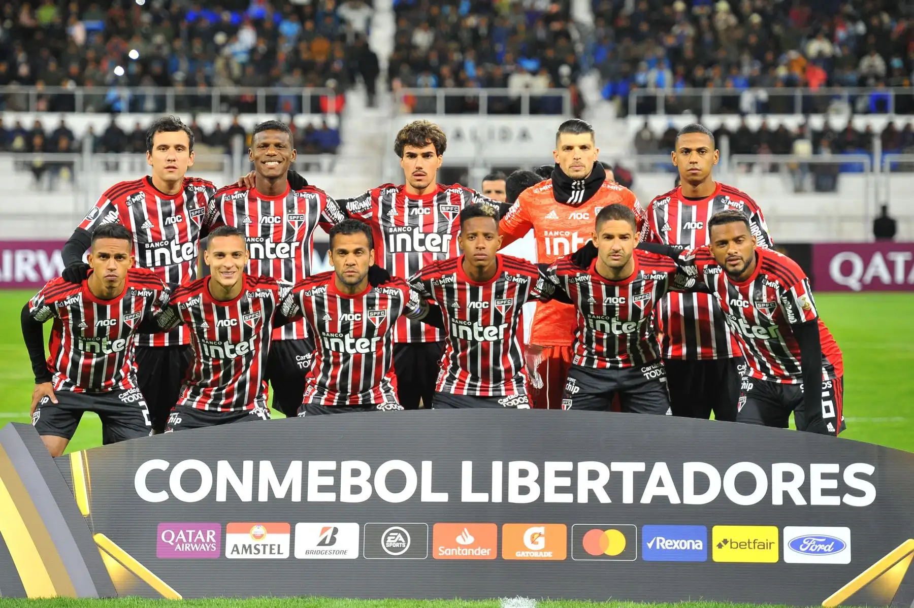 Jugadores de Sao Paulo posan este jueves en un partido del grupo D de la Copa Libertadores entre Escuela Municipal Deportivo Binacional y Sao Paulo, en el estadio Guillermo Briceño.
Foto: AFP